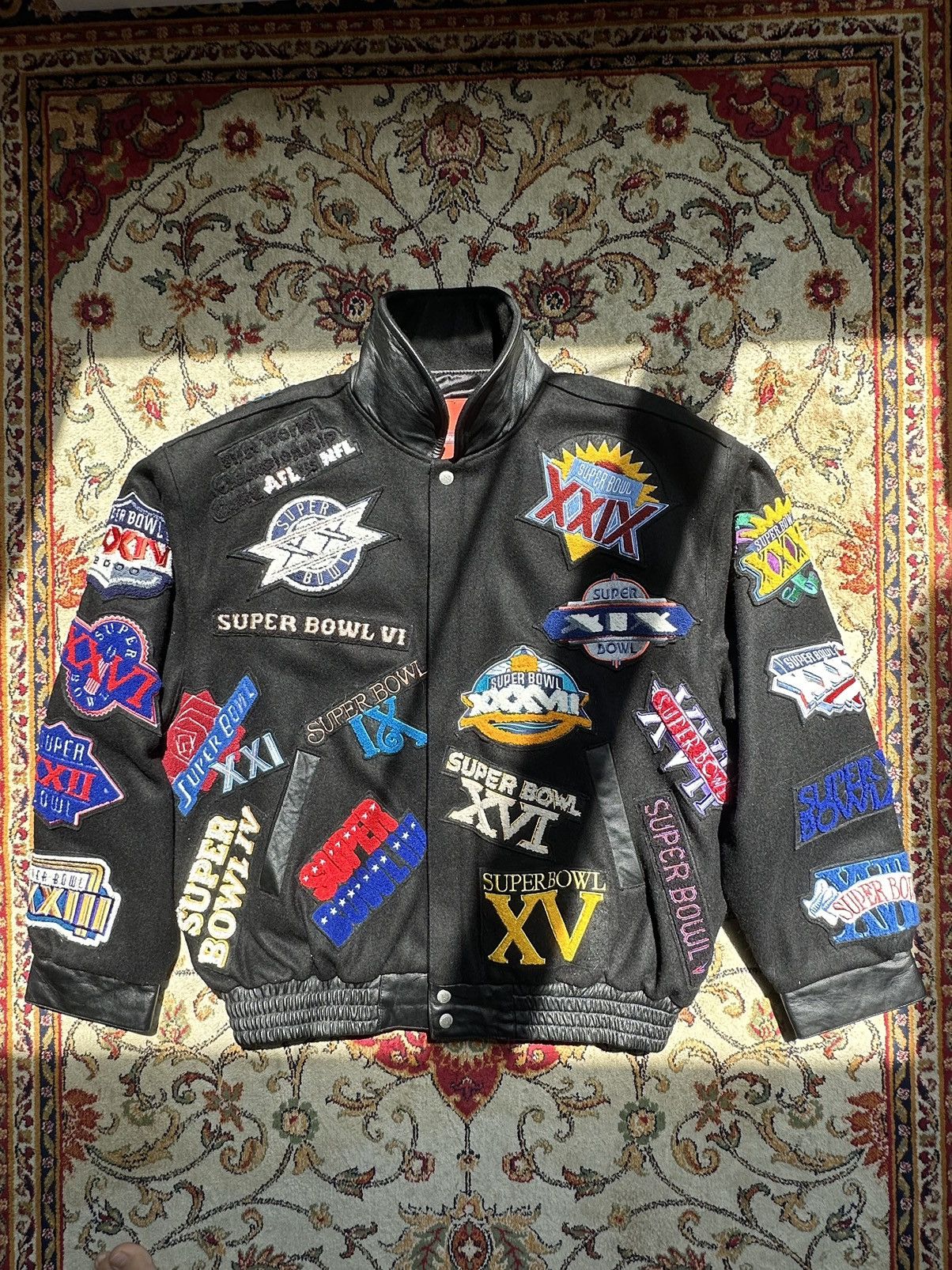 Jeff Hamilton JEFF HAMILTON X REEBOK FULL COLLAGE SUPERBOWL LOGOS Size US XXL / EU 58 / 5 - 1 Thumbnail