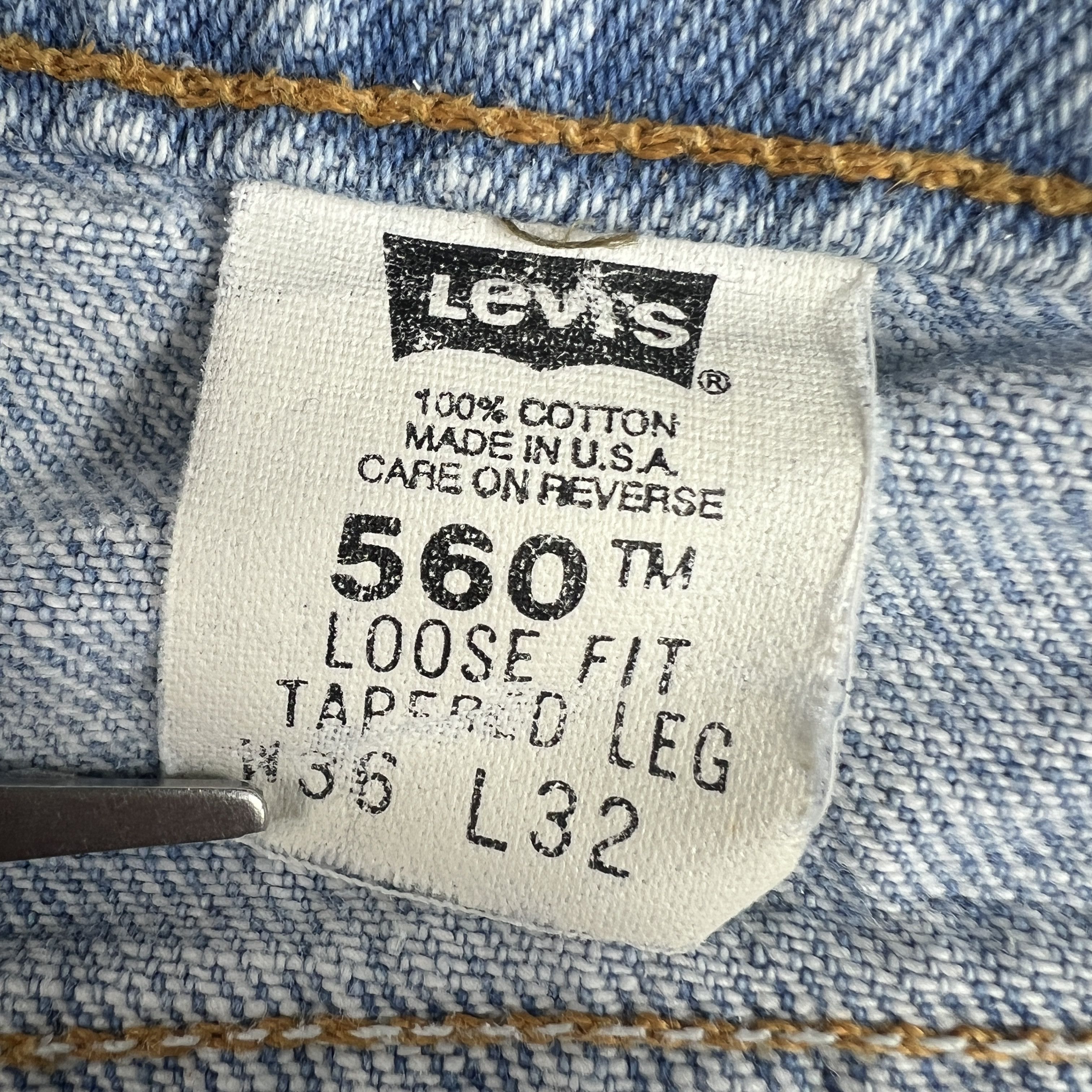 Levi's × Vintage VTG 90s Levi's Jeans 560 Loose Tapered Light Blue Denim Size US 35 - 9 Thumbnail
