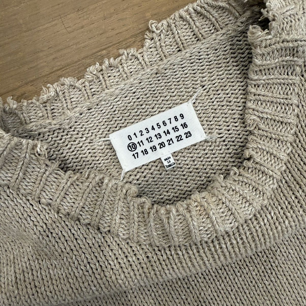 Maison Margiela DISTRESSED KNIT SWEATER Size US S / EU 44-46 / 1 - 2 Thumbnail