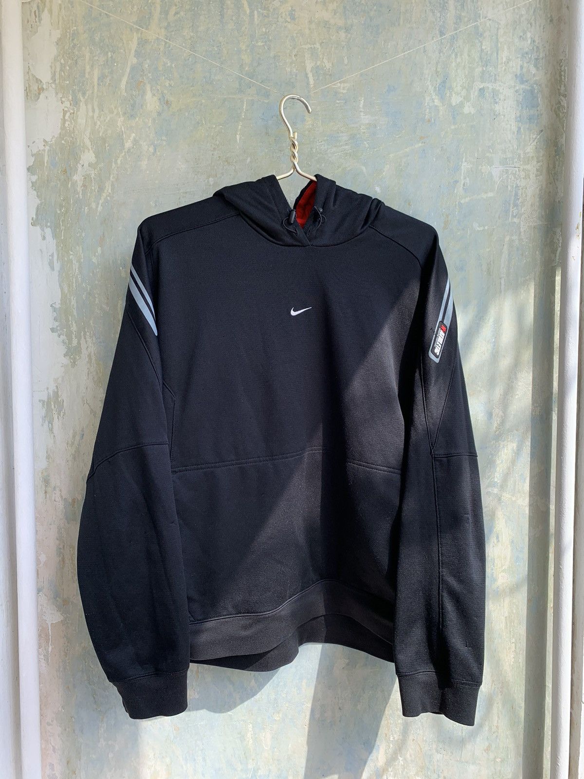 image of 2000S Nike Embroidered Center Swoosh Hoodie Large in Black, Men's