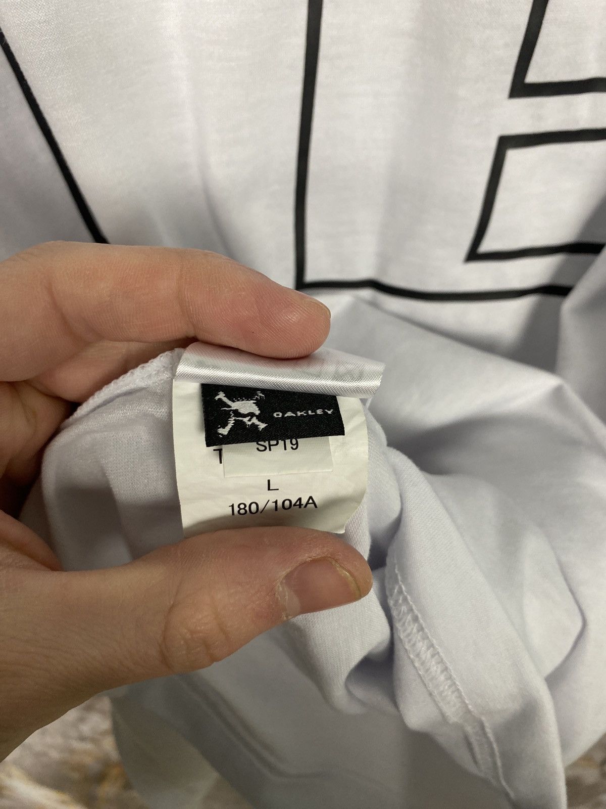 Japanese Brand × Oakley × Vintage Men’s Oakley T-Shirt Big Logo Streetwear Size XL Size US XL / EU 56 / 4 - 8 Thumbnail