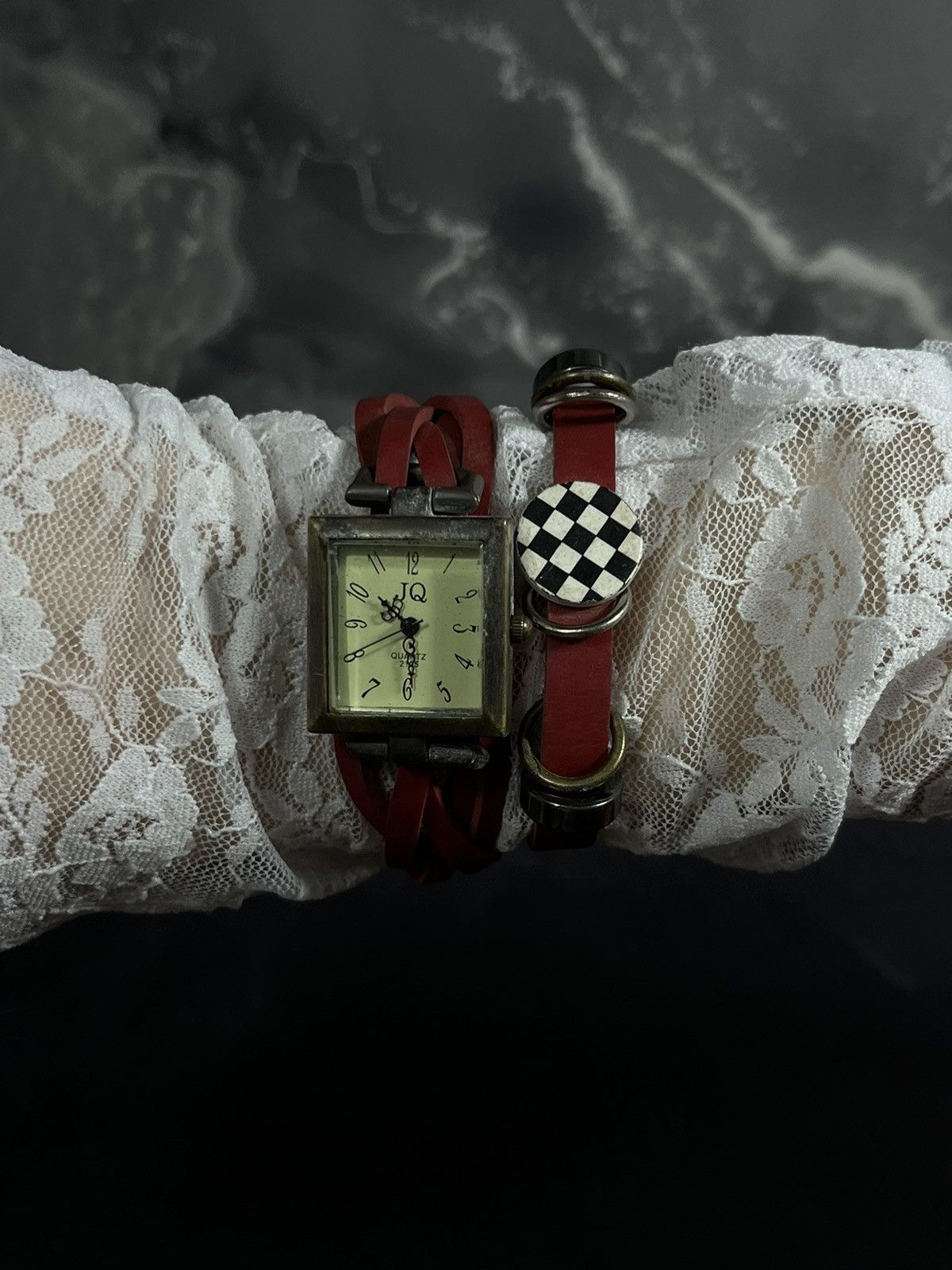 Jewelry × Vintage Vintage Red Leather Wrap Watch, Unique Boho Style Size ONE SIZE - 2 Thumbnail