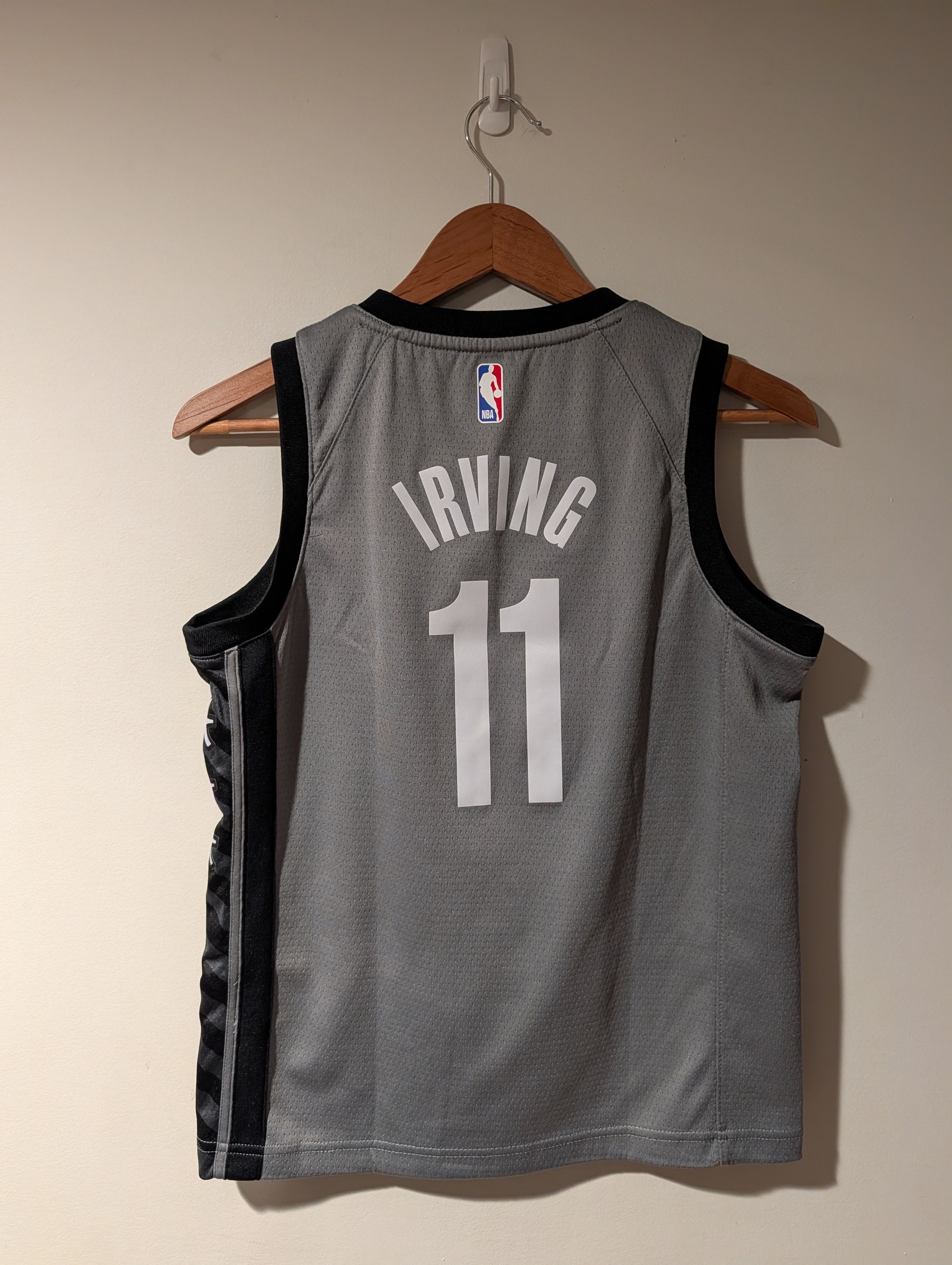 Jordan Brand Jordan Brooklyn Nets Kyrie Irving #11 Basketball Jersey Size US M / EU 48-50 / 2 - 1 Thumbnail