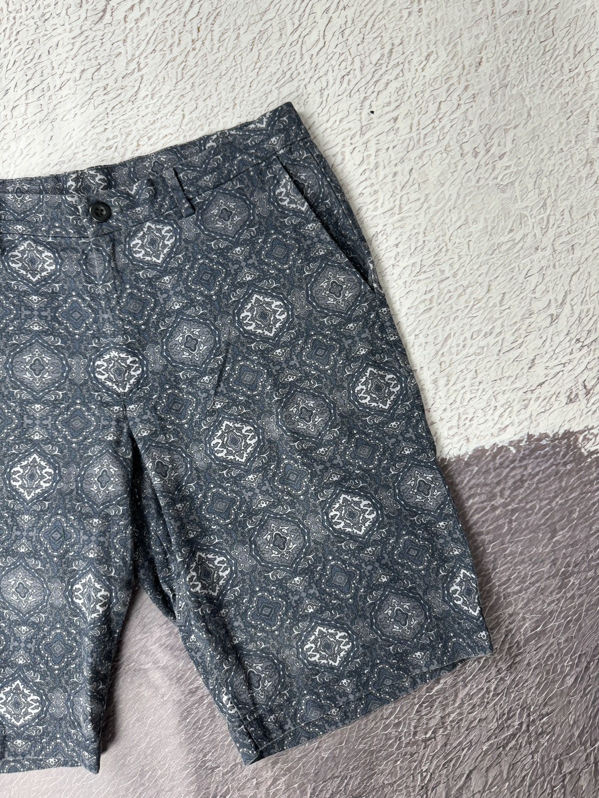 Uniqlo Uniqlo grey geometric abstract paisley pattern linen shorts Size US 32 / EU 48 - 5 Thumbnail