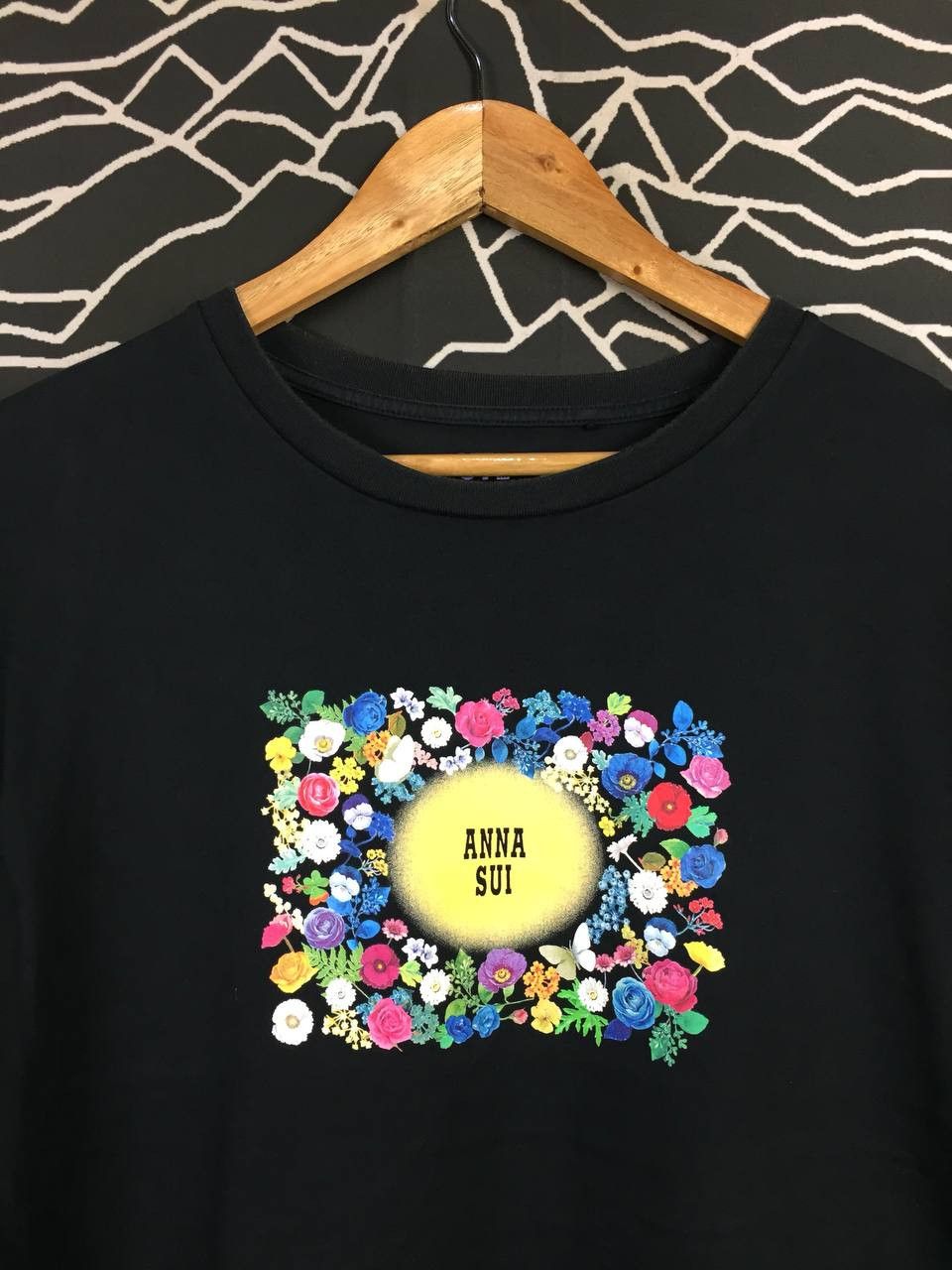 Anna Sui Anna Sui X Uniqlo Colorful Flower Wreath Logo Graphic Tee Size L / US 10 / IT 46 - 3 Thumbnail