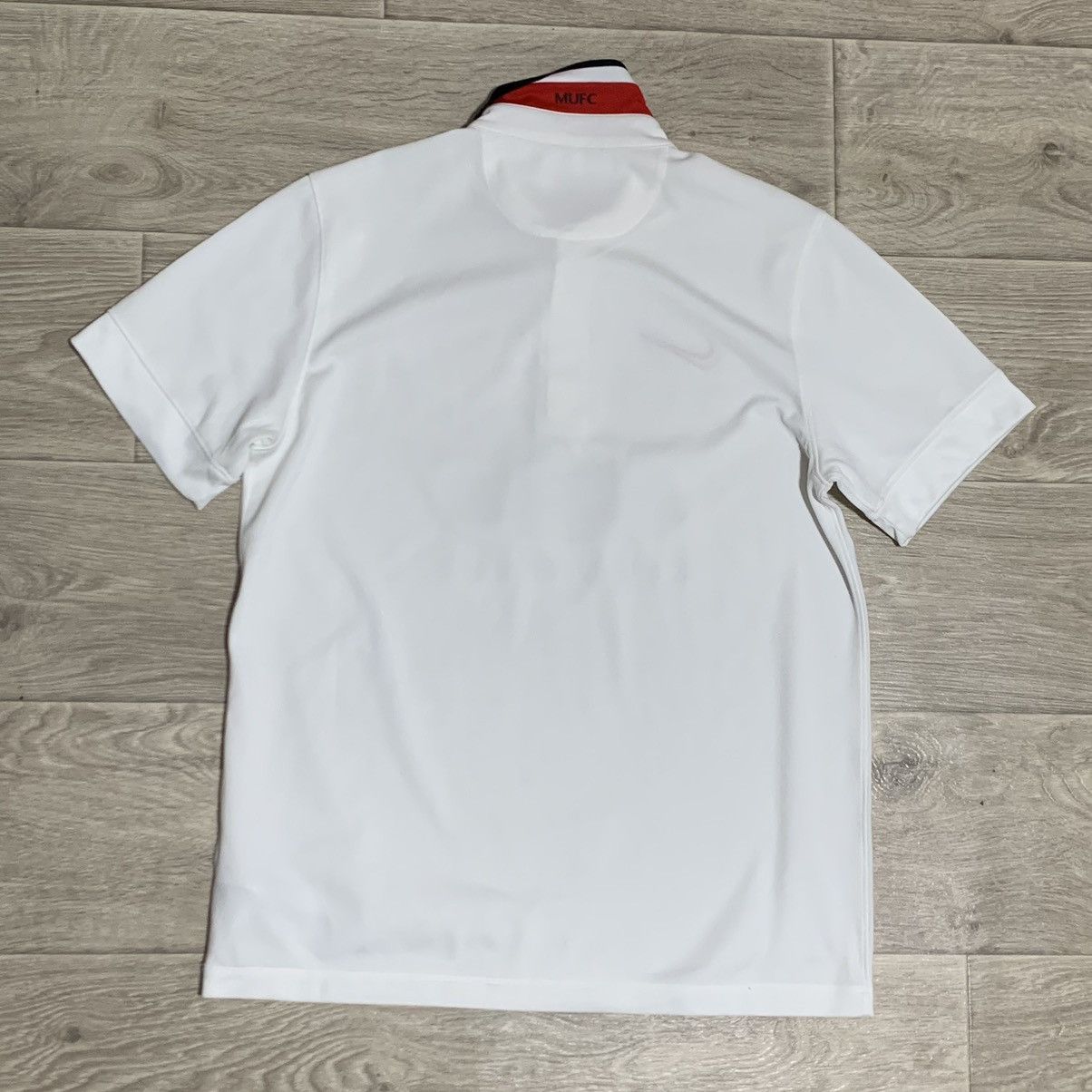 Nike Manchester United Nike 2014/15 Y2k Streetwear Football Shirt Size US L / EU 52-54 / 3 - 6 Thumbnail