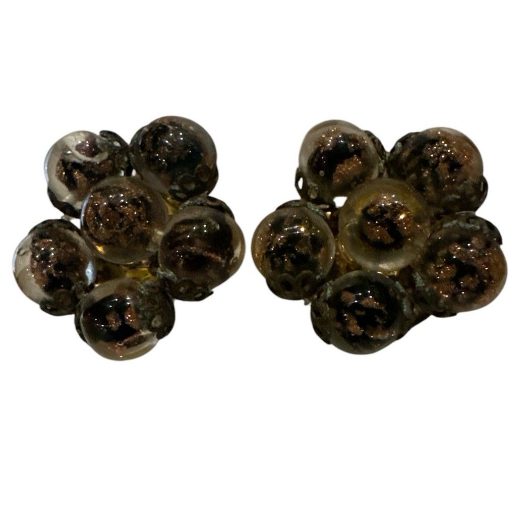 Vintage Vtg glass bead cluster clip earrings, brown made in Italy Size ONE SIZE - 2 Thumbnail