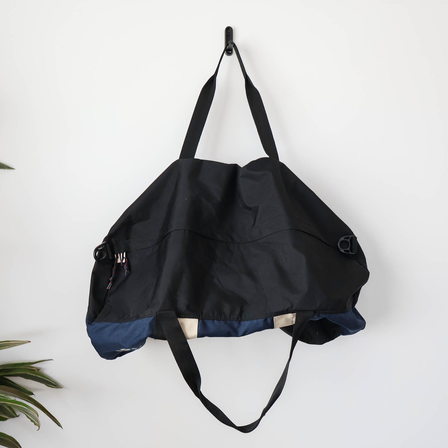 Vintage Vintage Y2K Tommy Hilfiger Extra Large Sailing Duffle Bag Size ONE SIZE - 2 Thumbnail