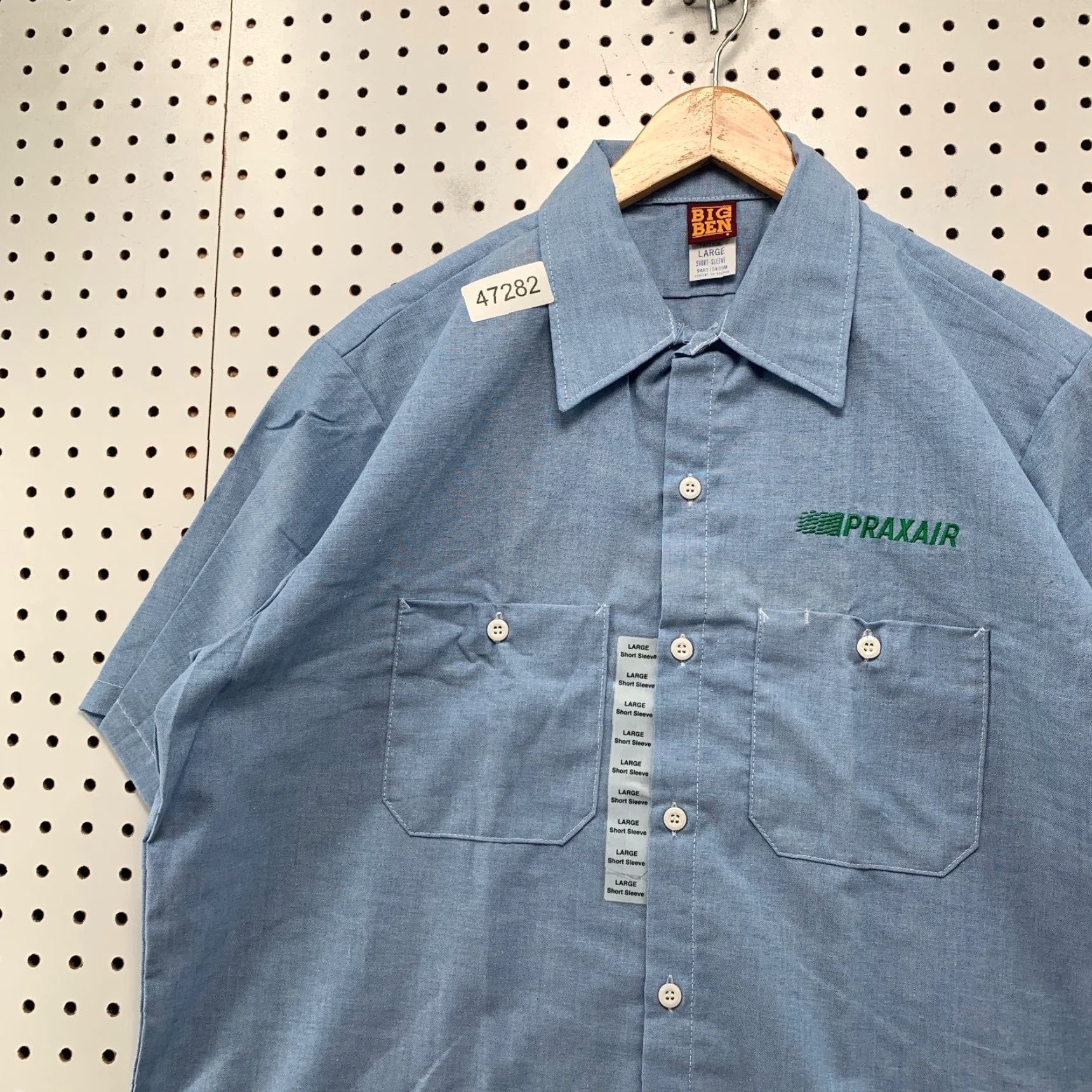 Vintage VINTAGE Big Ben Button Shirt Mens L Blue Chambray Short Sleeve USA Shirt Mens L Blue Chambray Short Sleeve USA Size US L / EU 52-54 / 3 - 6 Thumbnail