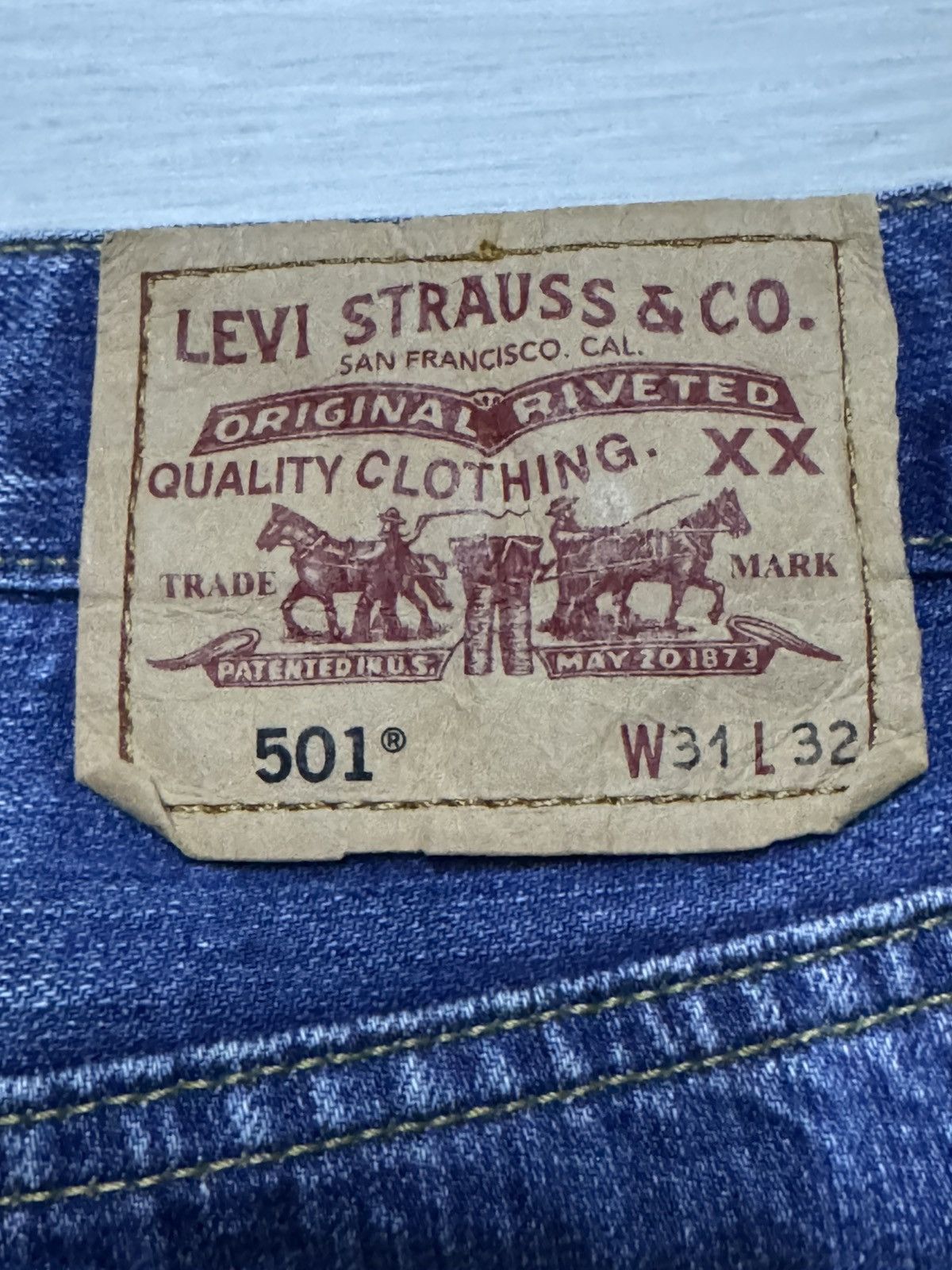 Levi's Vintage Levis 501 Faded Wash Distressed Loose Jeans Size US 31 - 14 Thumbnail
