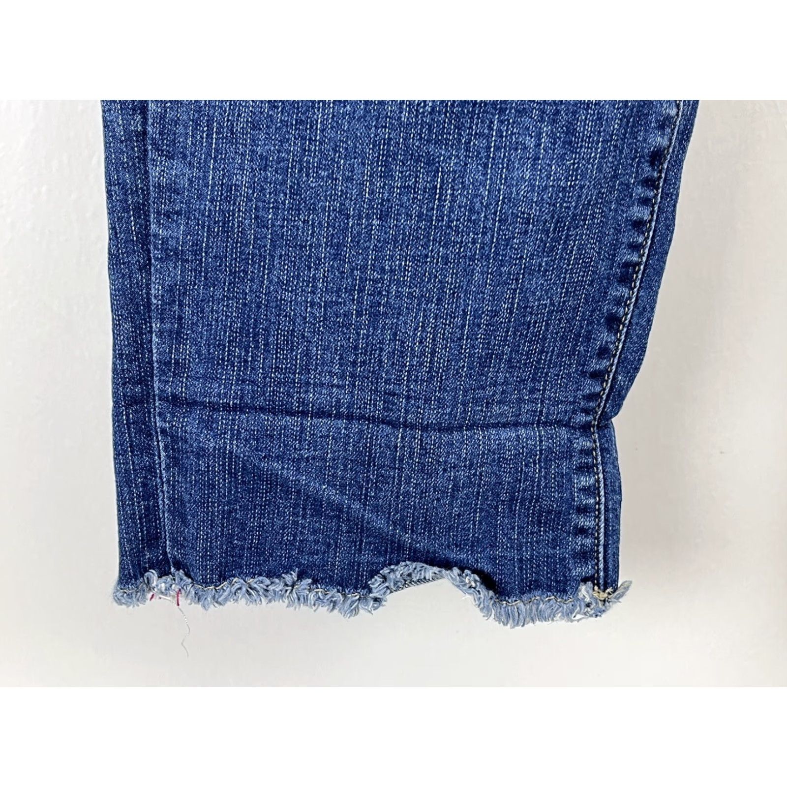 Torrid Womens Torrid Crop Boyfriend Jeans Sz 18 Plus GUC Raw Hem Destroyed Distressed Size 40" / US 18 - 6 Thumbnail