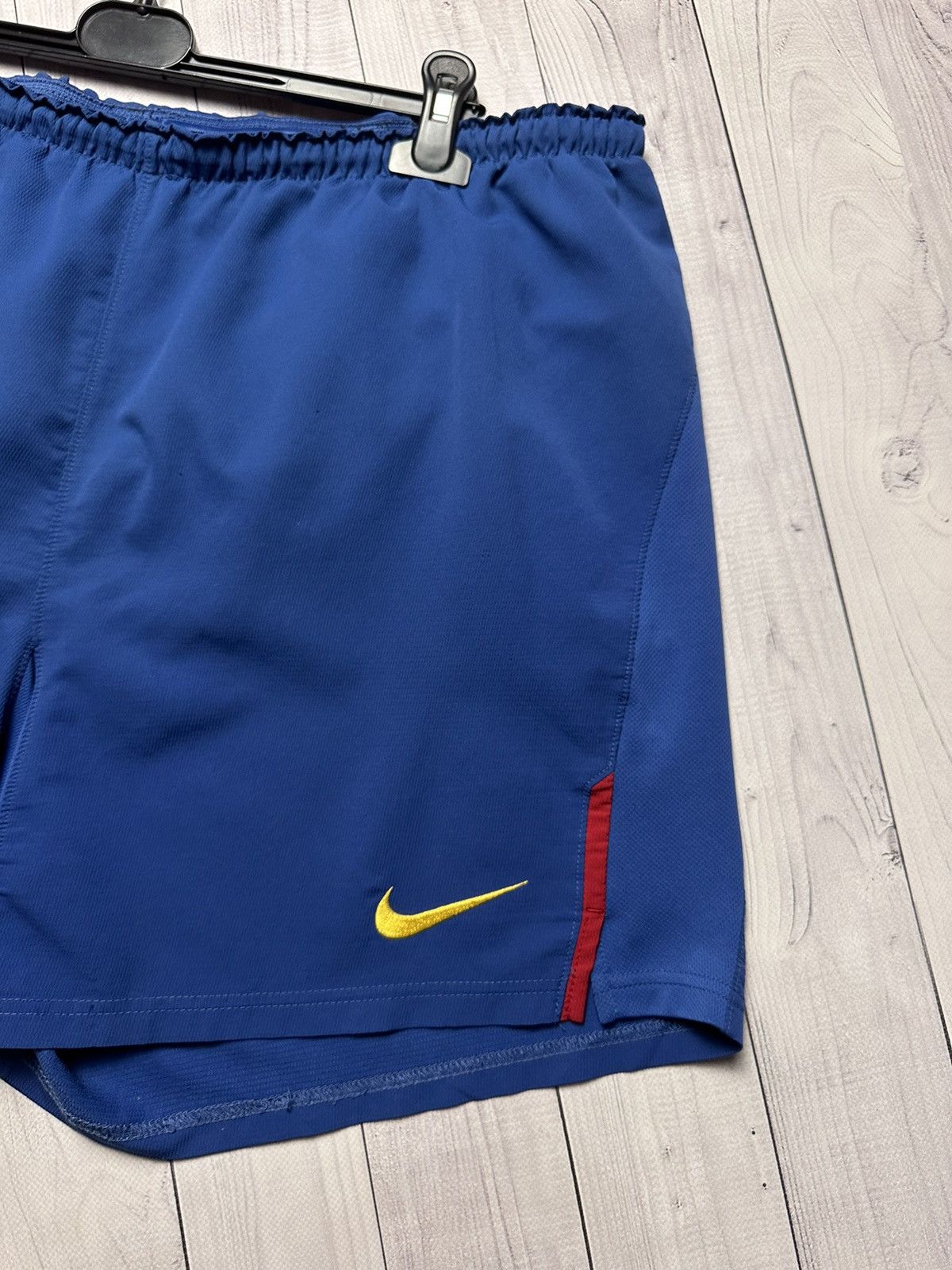 Vintage Vintage Nike Barcelona soccer shorts size XL blue Size US 36 / EU 52 - 3 Thumbnail