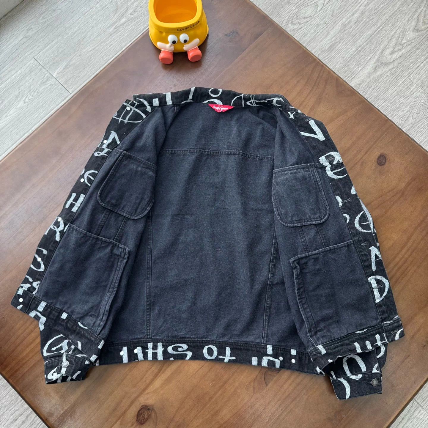 Supreme Supreme logo print black and white denim jacket Size US XL / EU 56 / 4 - 5 Thumbnail