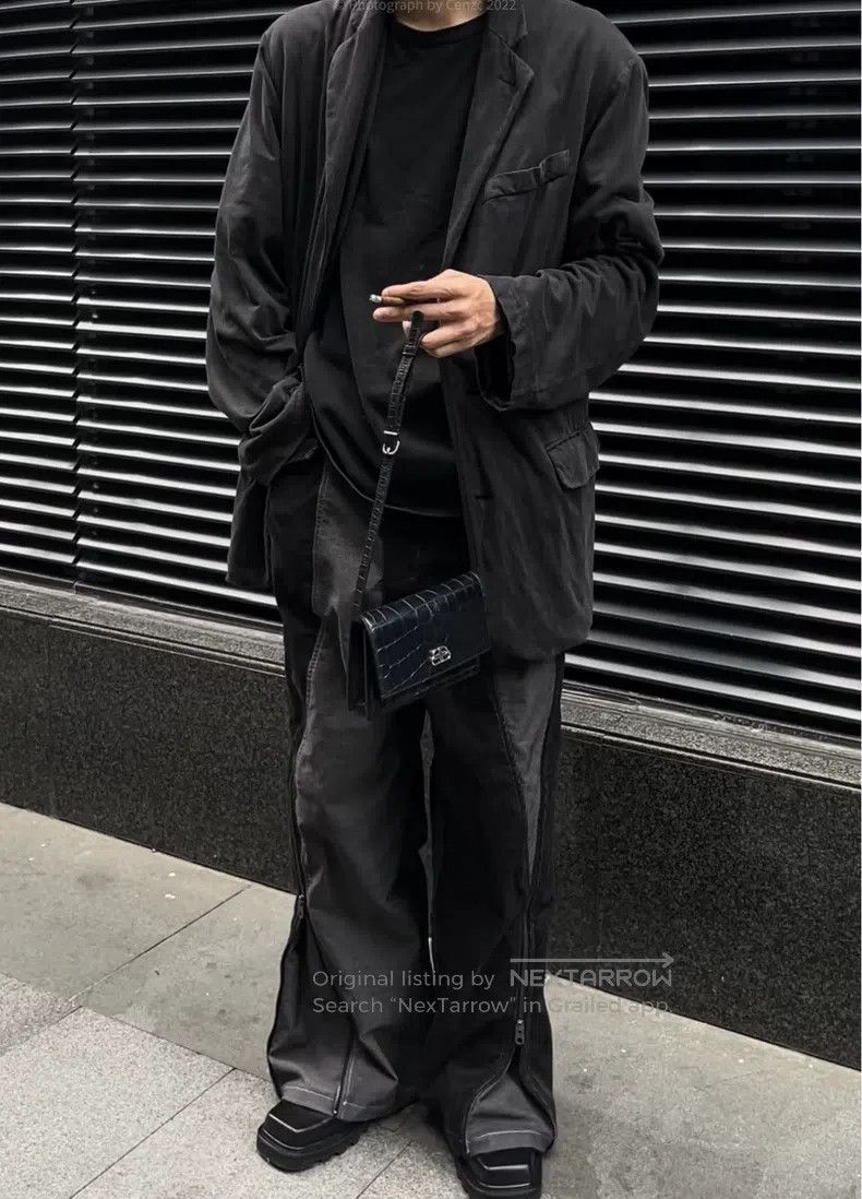 Balenciaga Balenciaga Black Distressed Faded Dyeing Denim Jacket Size US M / EU 48-50 / 2 - 7 Thumbnail