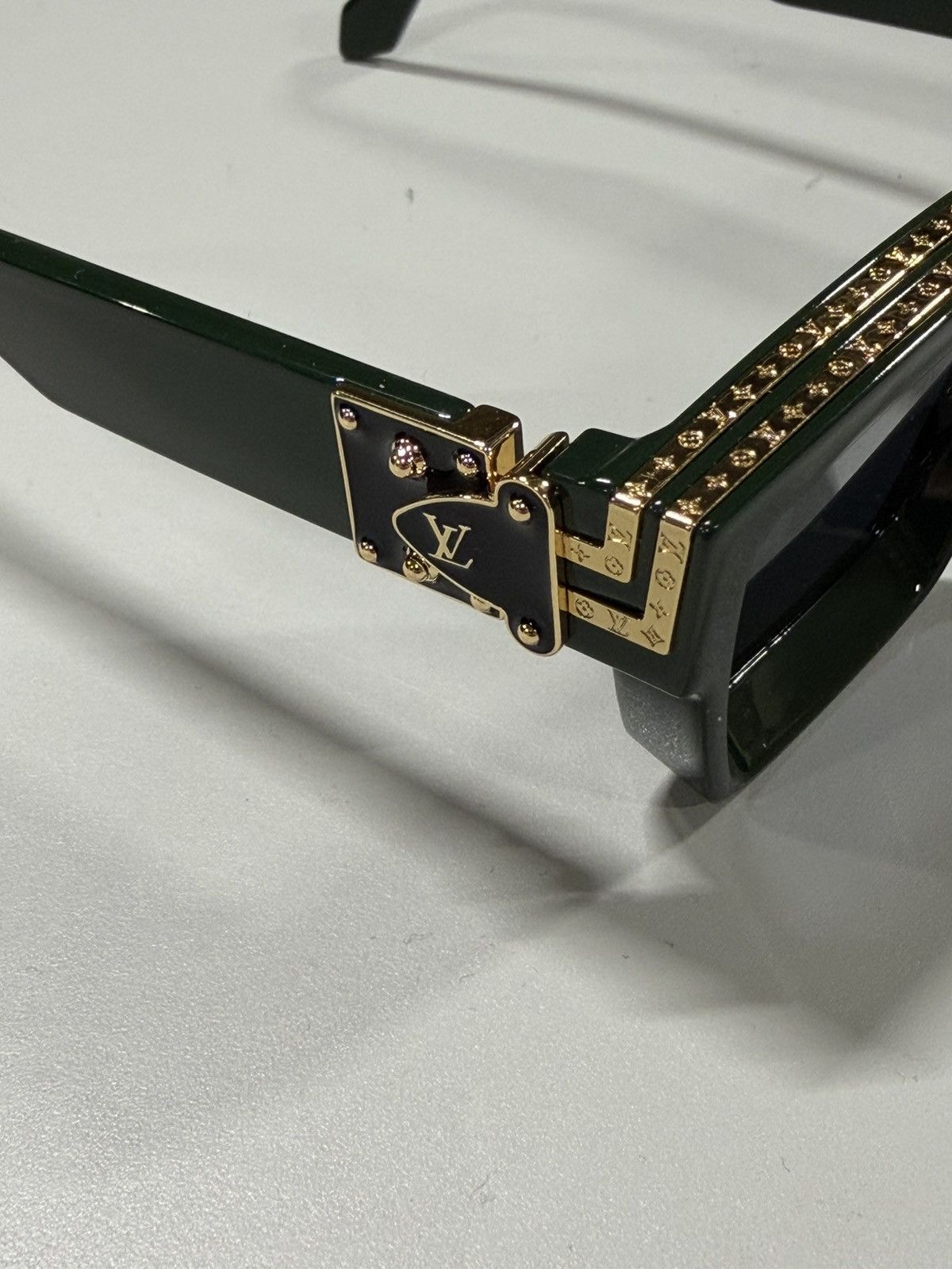 Louis Vuitton Louis Vuitton Millionaire Sunglasses NEW Size ONE SIZE - 3 Thumbnail