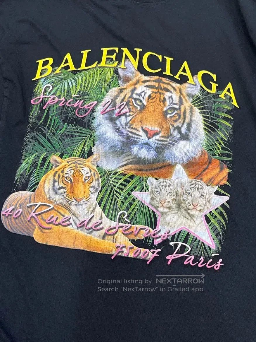 Balenciaga Balenciaga Men's Tiger Print Round Neck T-shirt. Size US S / EU 44-46 / 1 - 3 Thumbnail