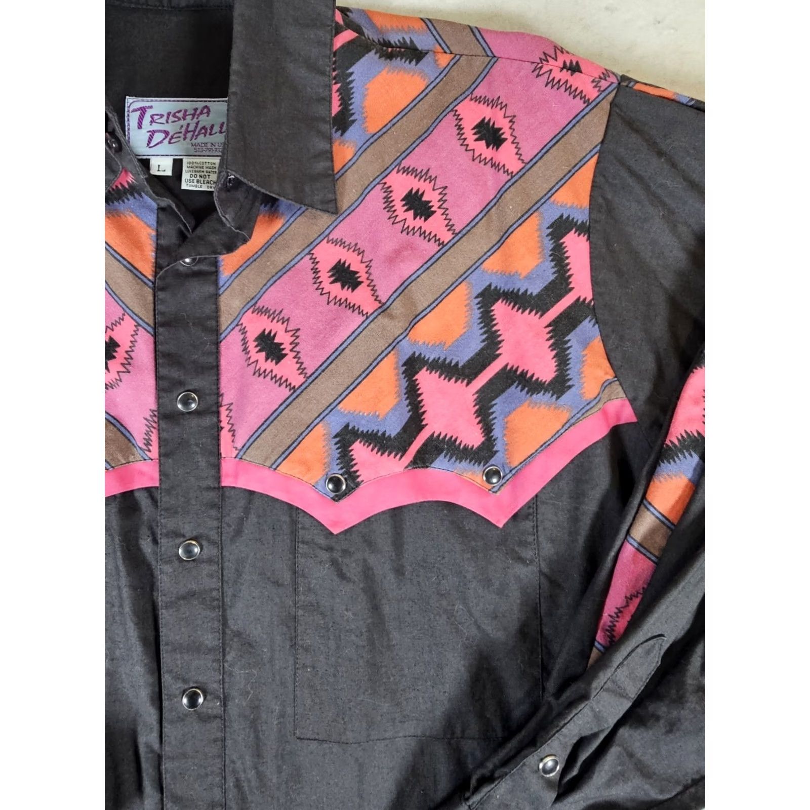 Vintage VINTAGE Trisha DeHall Black & Aztec Pearl Snap Cowboy Western Shirt Lg Mens Size Large Black Rockabilly 1980s Cowboy Western Shirt Size US L / EU 52-54 / 3 - 6 Thumbnail