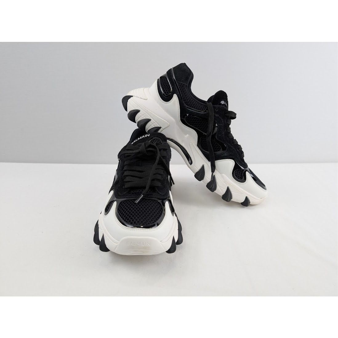 Balmain o1rshd1 Men's B-East Low-Top Sneakers in Black/White Size US 12 / EU 45 - 14 Thumbnail
