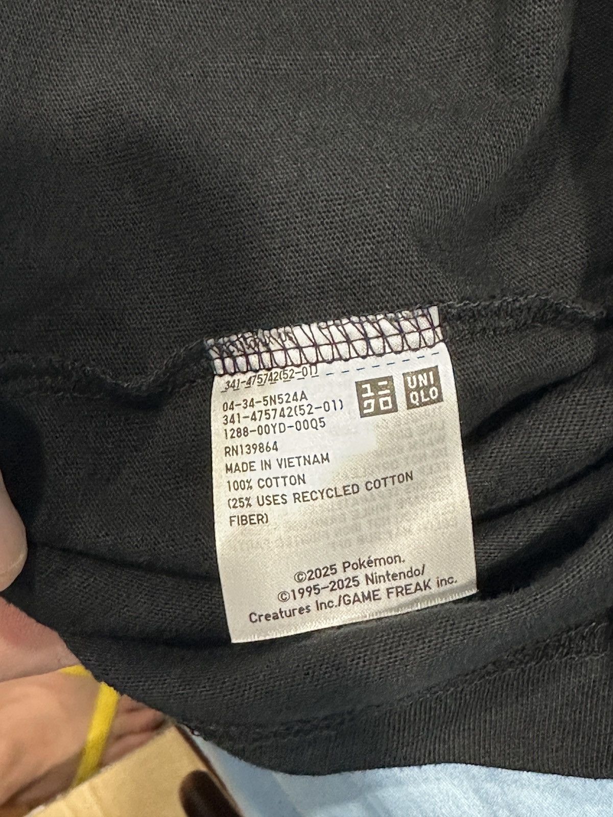 Uniqlo SZ XL US SIZE UNIQLO UT x Pokémon Pikachu Black T-Shirt Size US XL / EU 56 / 4 - 5 Thumbnail