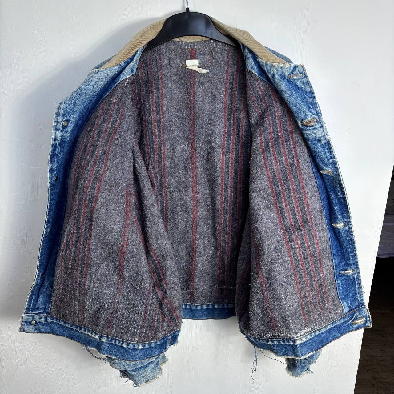 Wrangler 90's WRANGLER USA Wool Lined Distressed Denim Jacket Vintage Size US L / EU 52-54 / 3 - 12 Thumbnail