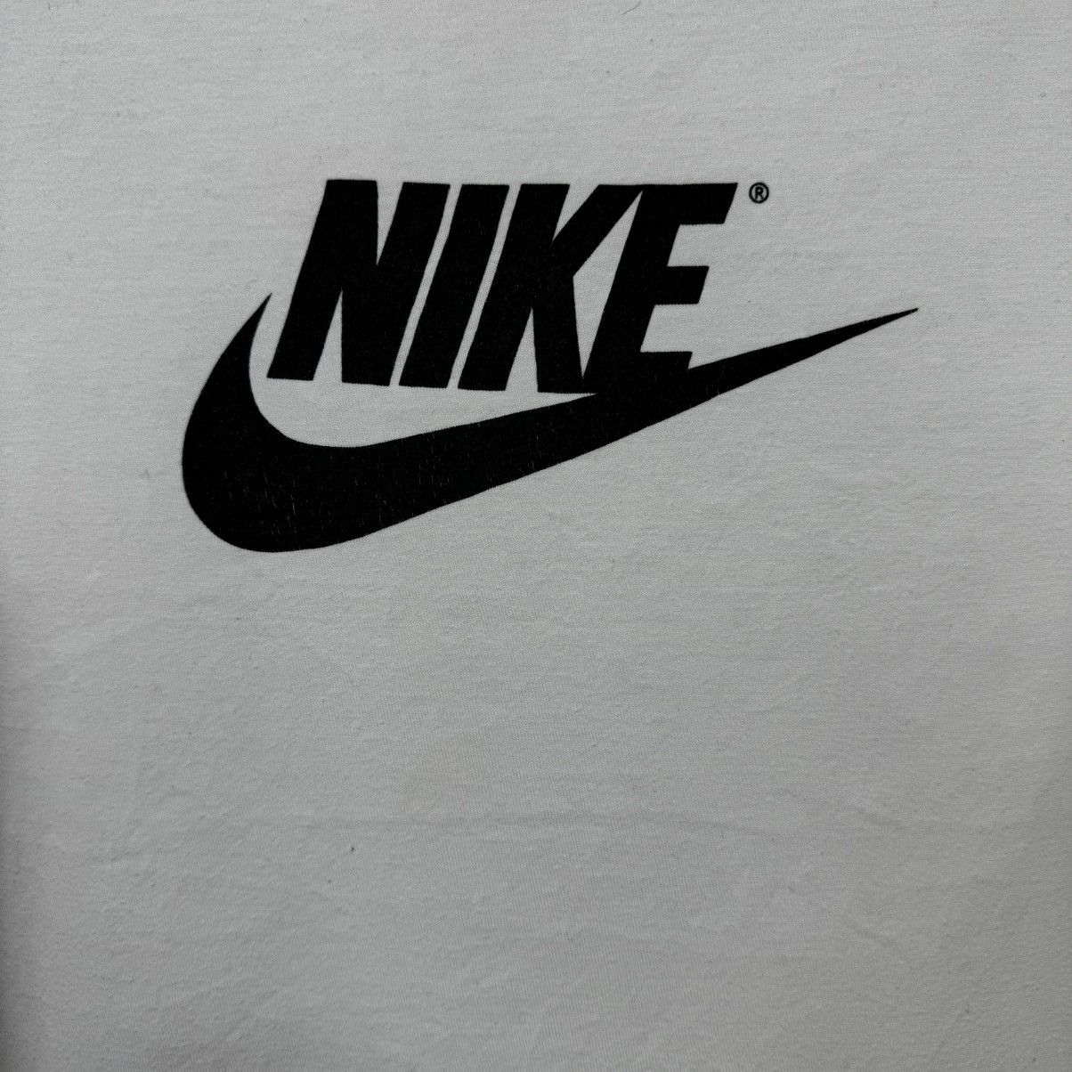Nike × Vintage Vintage Nike T shirt 00s Centre Logo White Oversized L Size US L / EU 52-54 / 3 - 7 Thumbnail