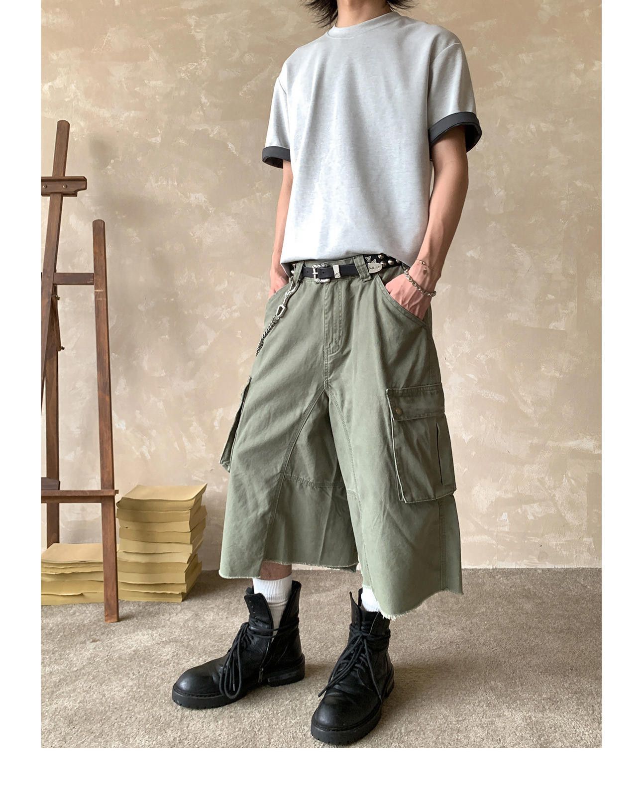 Other Green Multi-Pocket Cotton Cargo Shorts Size US 32 / EU 48 - 2 Thumbnail