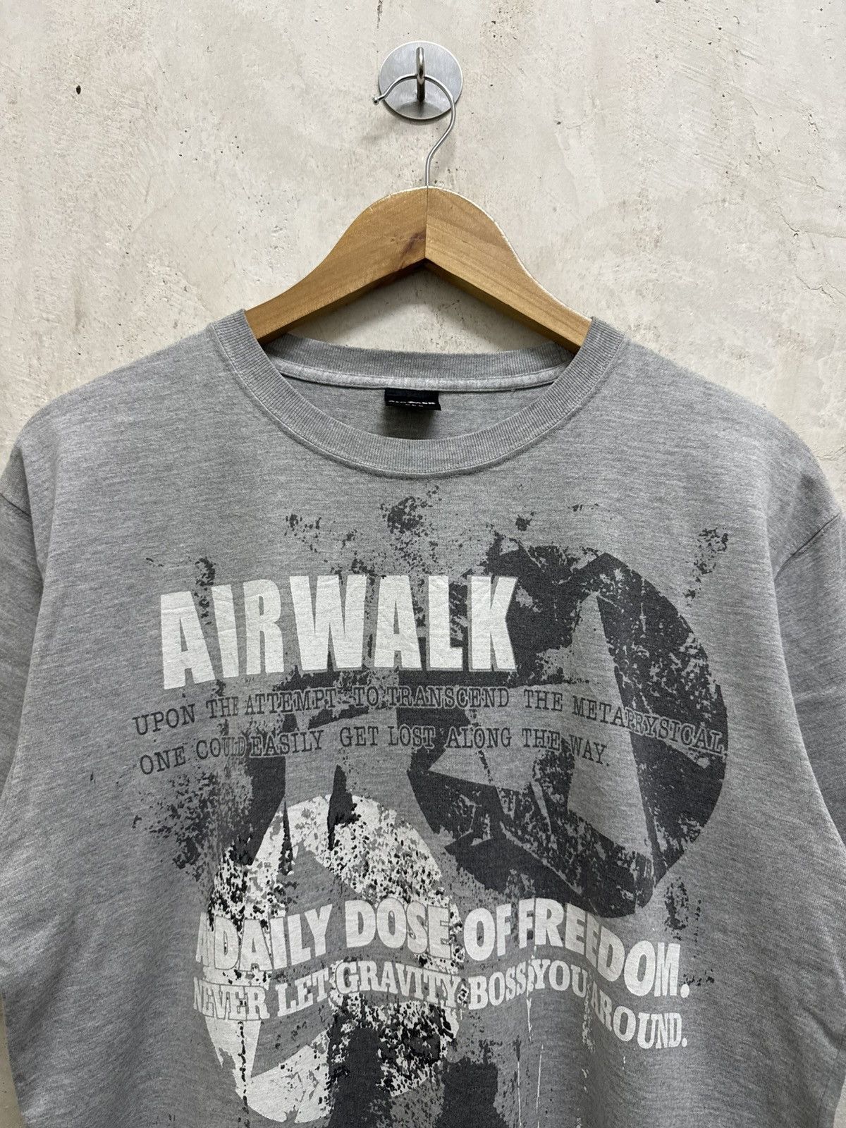 14th Addiction 2000s Archive Airwalk Gothic Poem Tshirt Size US M / EU 48-50 / 2 - 2 Thumbnail