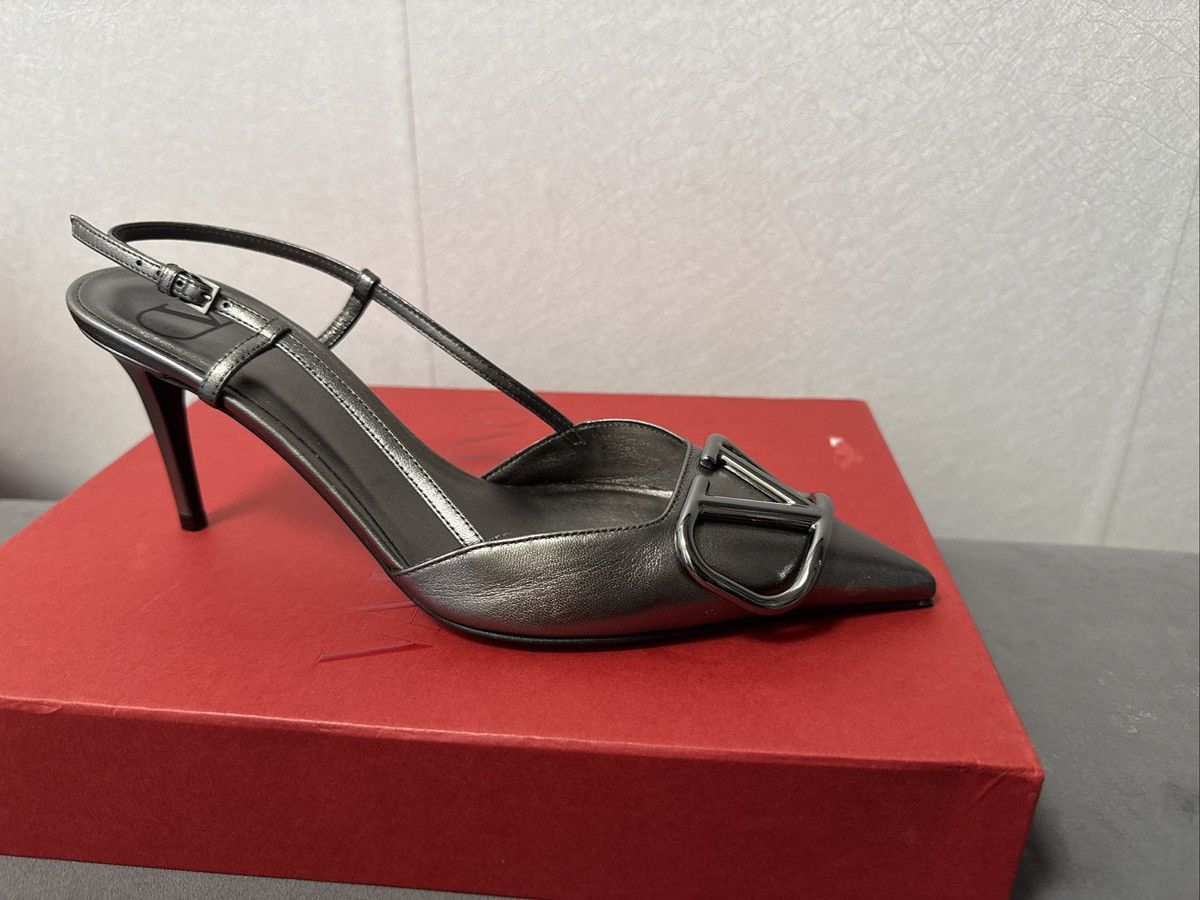 Valentino New Valentino Garavani VLOGO 80 Slingback Pump. 37.5. Size US 7.5 / IT 37.5 - 4 Thumbnail