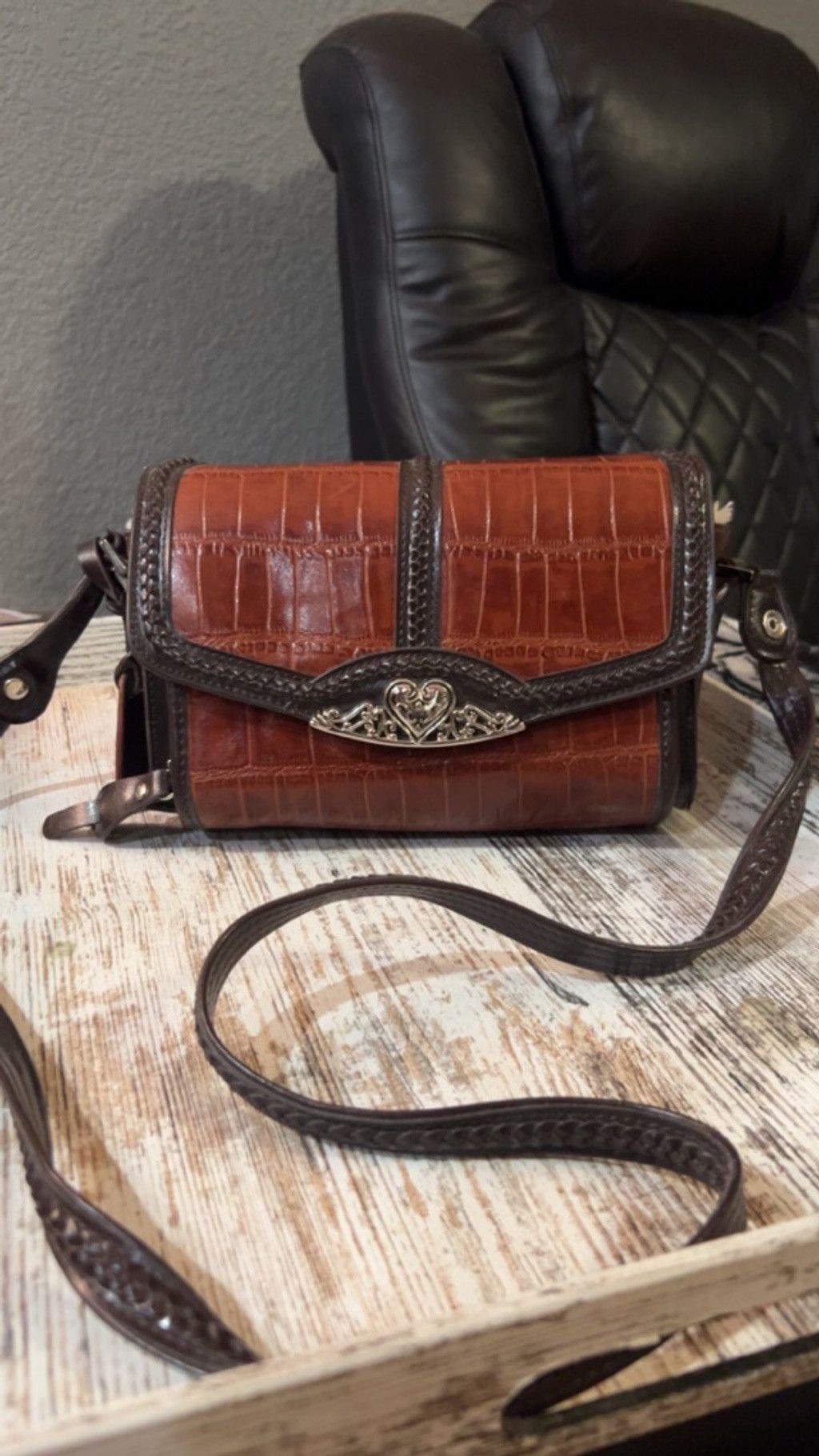 The Unbranded Brand Women's Unbranded Brown Croc-Embossed Crossbody Bag, One Siz Size ONE SIZE - 4 Thumbnail