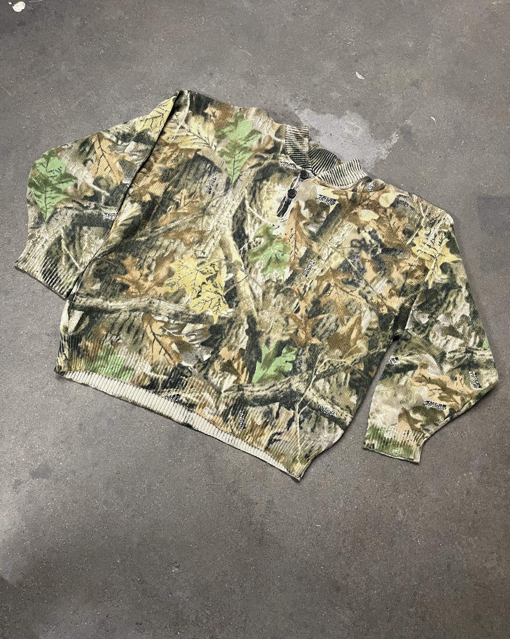 Vintage Vintage 1990s SafTBak Realtree Camo Knit Sweater Size XXL Size US XXL / EU 58 / 5 - 1 Thumbnail