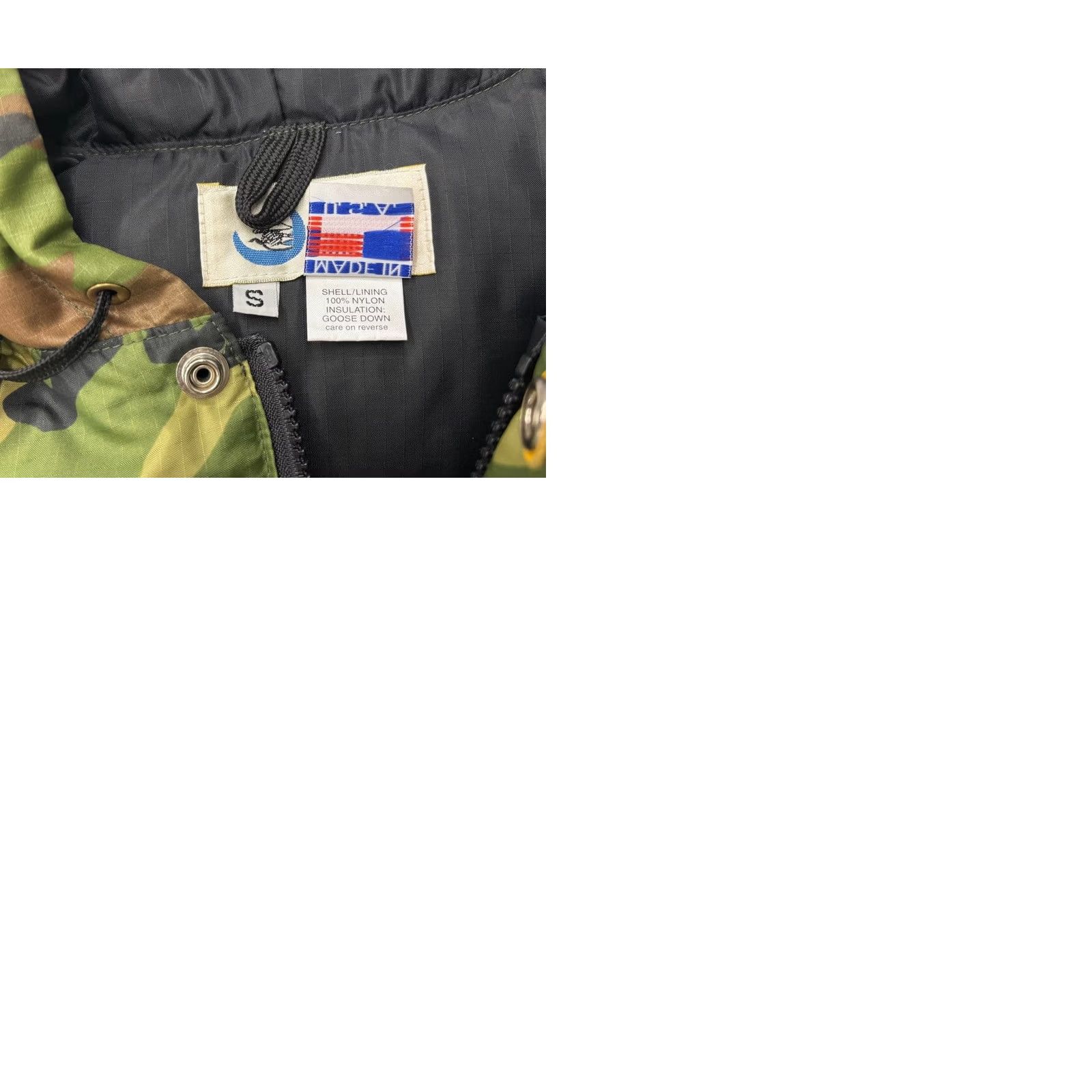 Vintage Crescent Down Works Puffer Vest Sz S CAMO Nylon Goose Down with a Hood Men Vest S Camouflage Down Vest Size US S / EU 44-46 / 1 - 9 Thumbnail