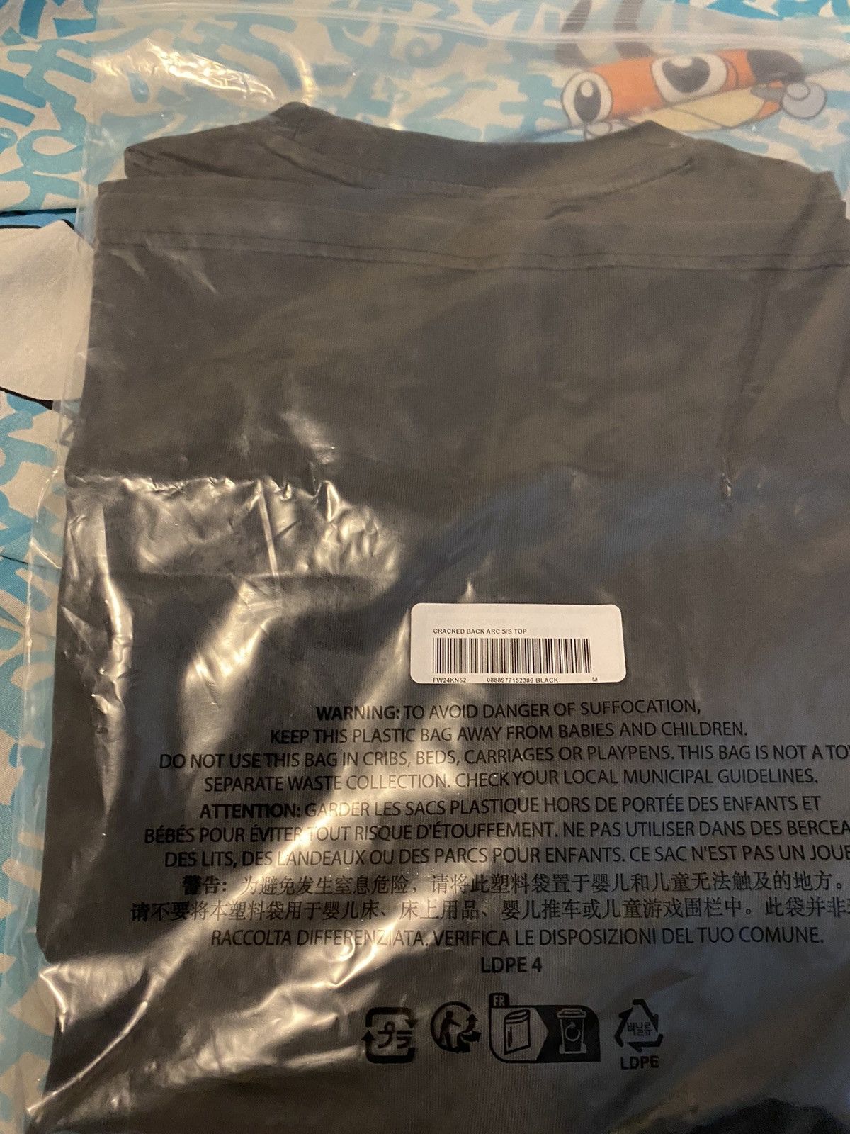 Supreme Supreme Cracked Back Arc S/S Top Black Size Medium Size US M / EU 48-50 / 2 - 6 Thumbnail