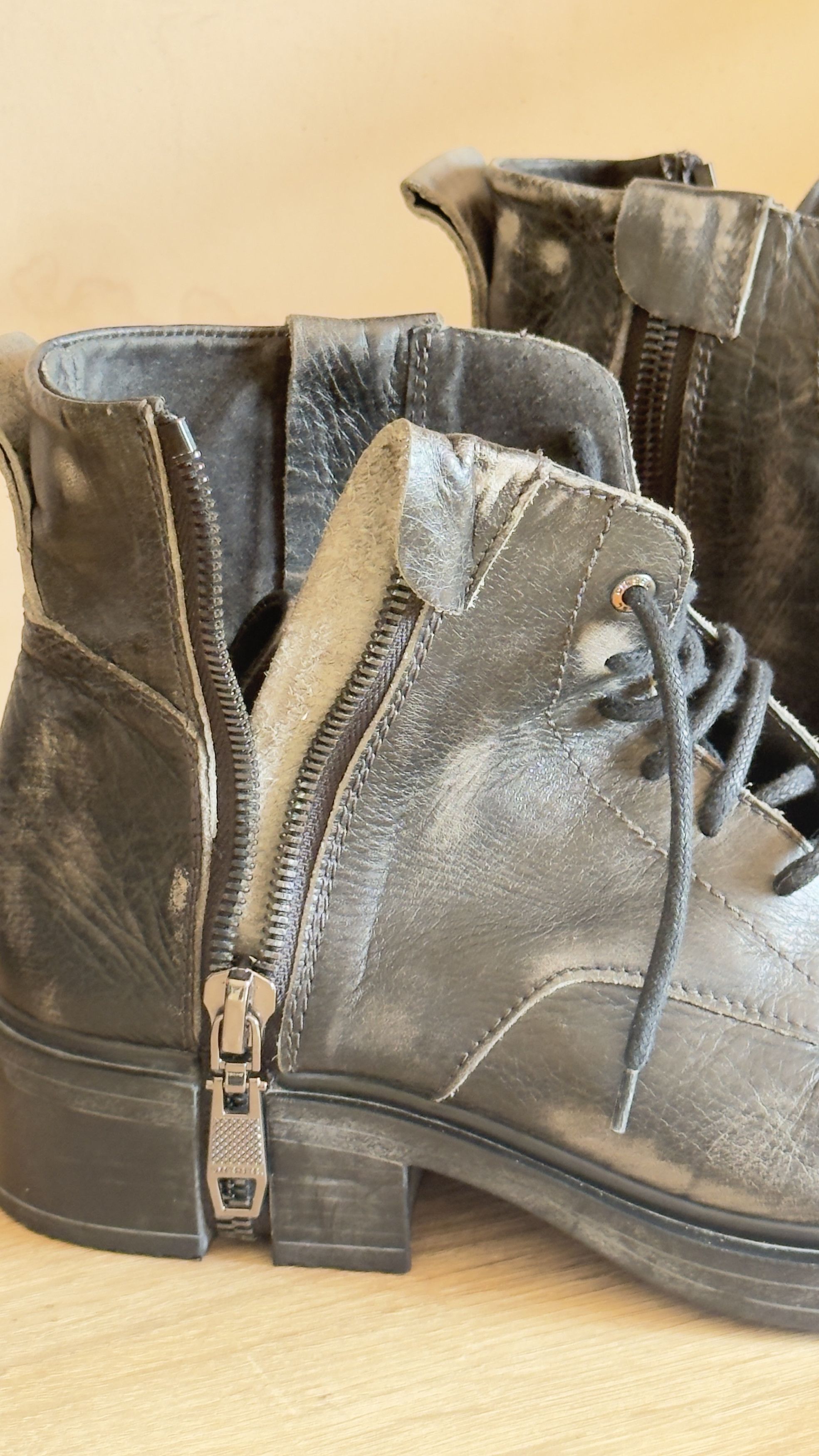 Diesel 🔥 Diesel boots D-zipphim boots size 8 to 8.5 us Size US 8 / EU 41 - 16 Thumbnail