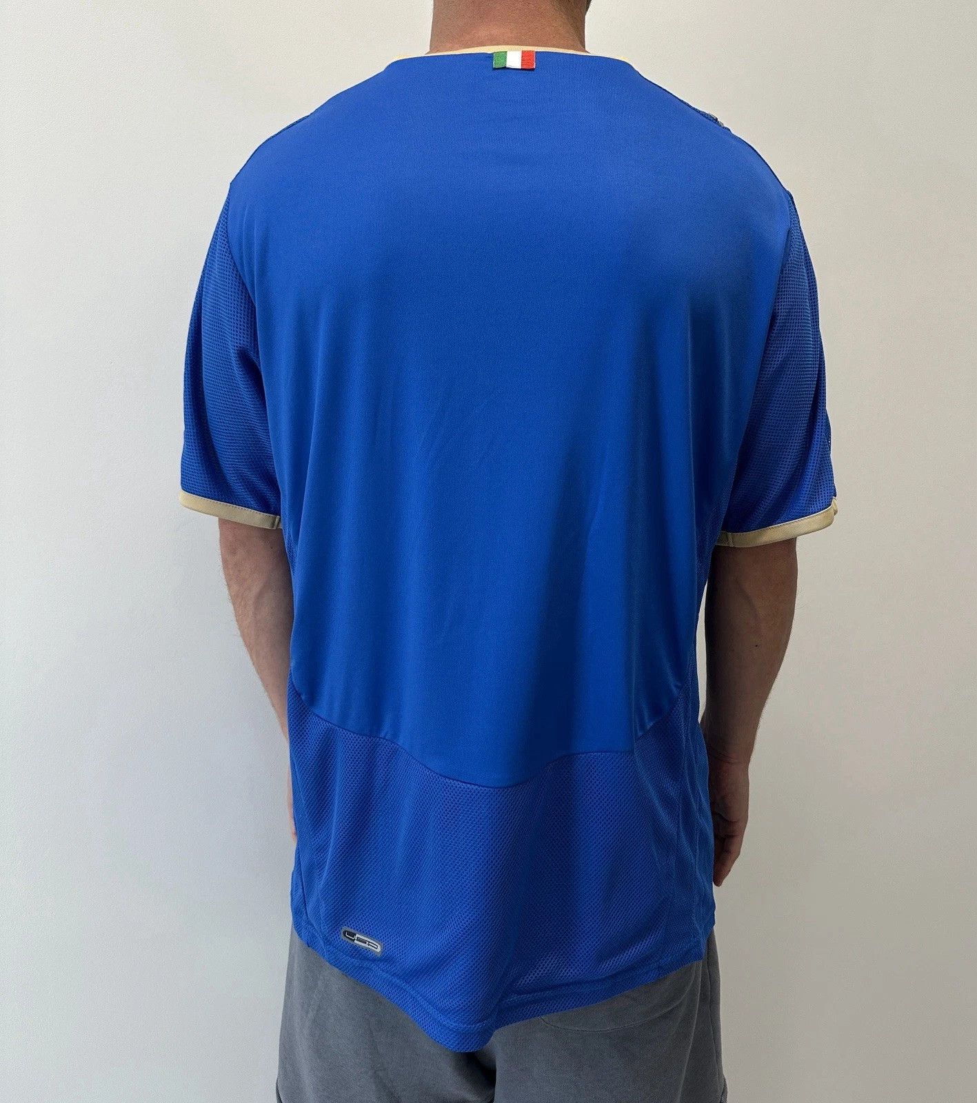 Puma National Team Italy 2008 2009 Home Jersey Soccer Football Size US L / EU 52-54 / 3 - 6 Thumbnail