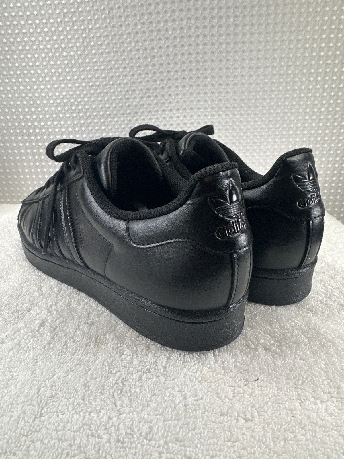 Adidas adidas Superstar, a classic low-top sneaker Size US 10 / EU 43 - 4 Thumbnail