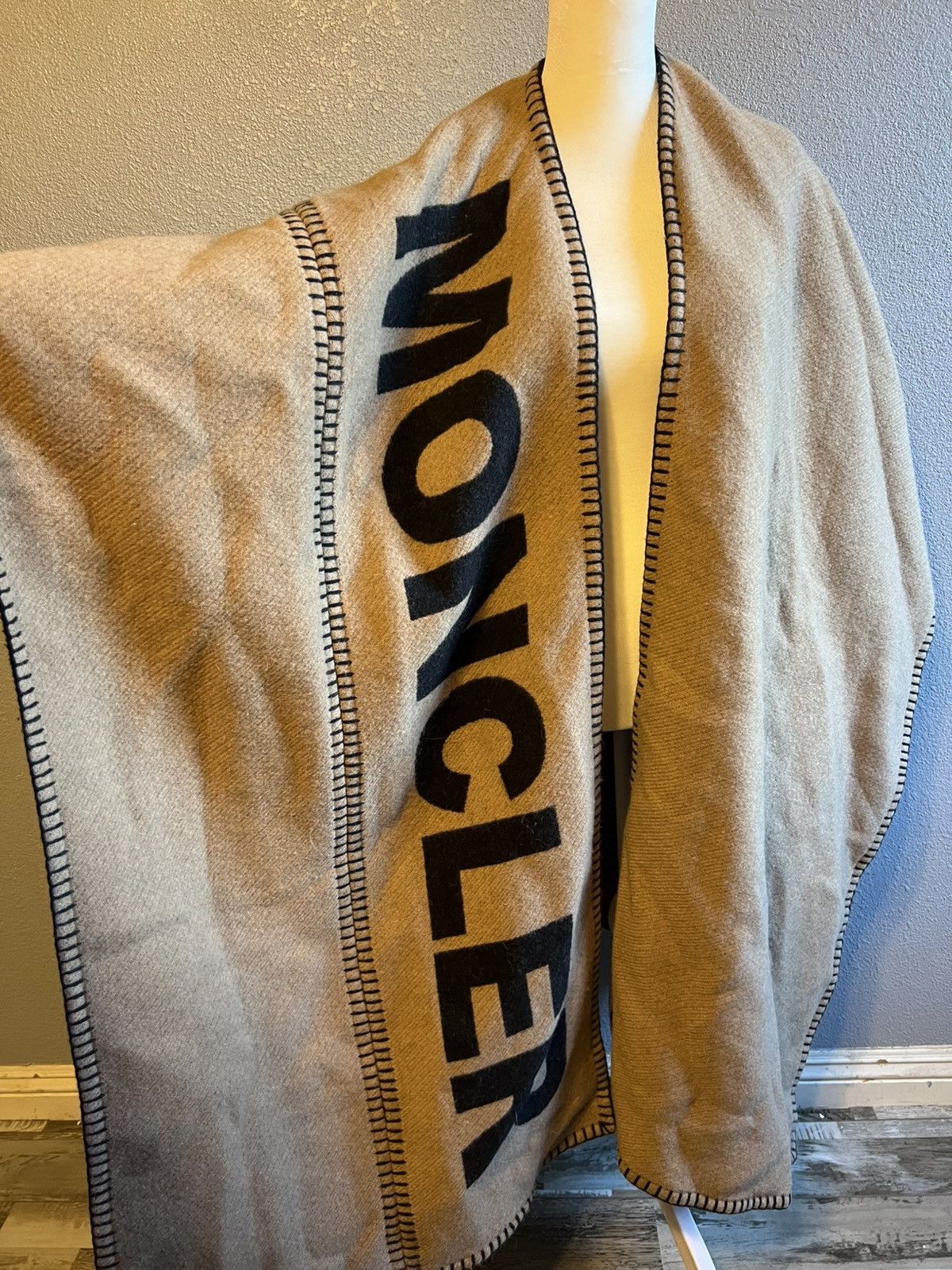 Moncler Moncler Mantella Logo Wool Blend Cape in Sand Size ONE SIZE - 1 Thumbnail