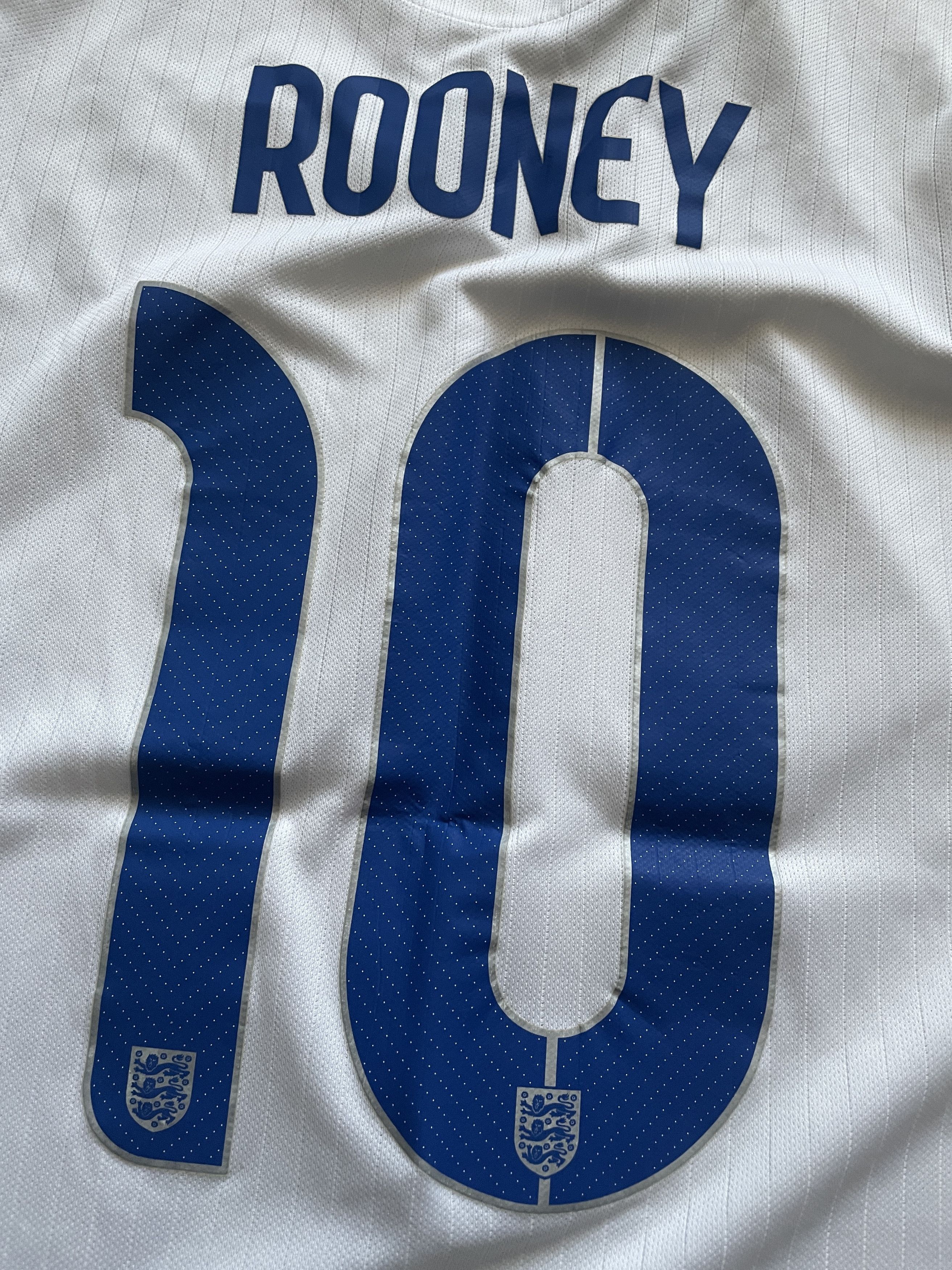 Nike England 2014 Home Football Shirt Soccer Jersey Rooney Size US M / EU 48-50 / 2 - 10 Thumbnail