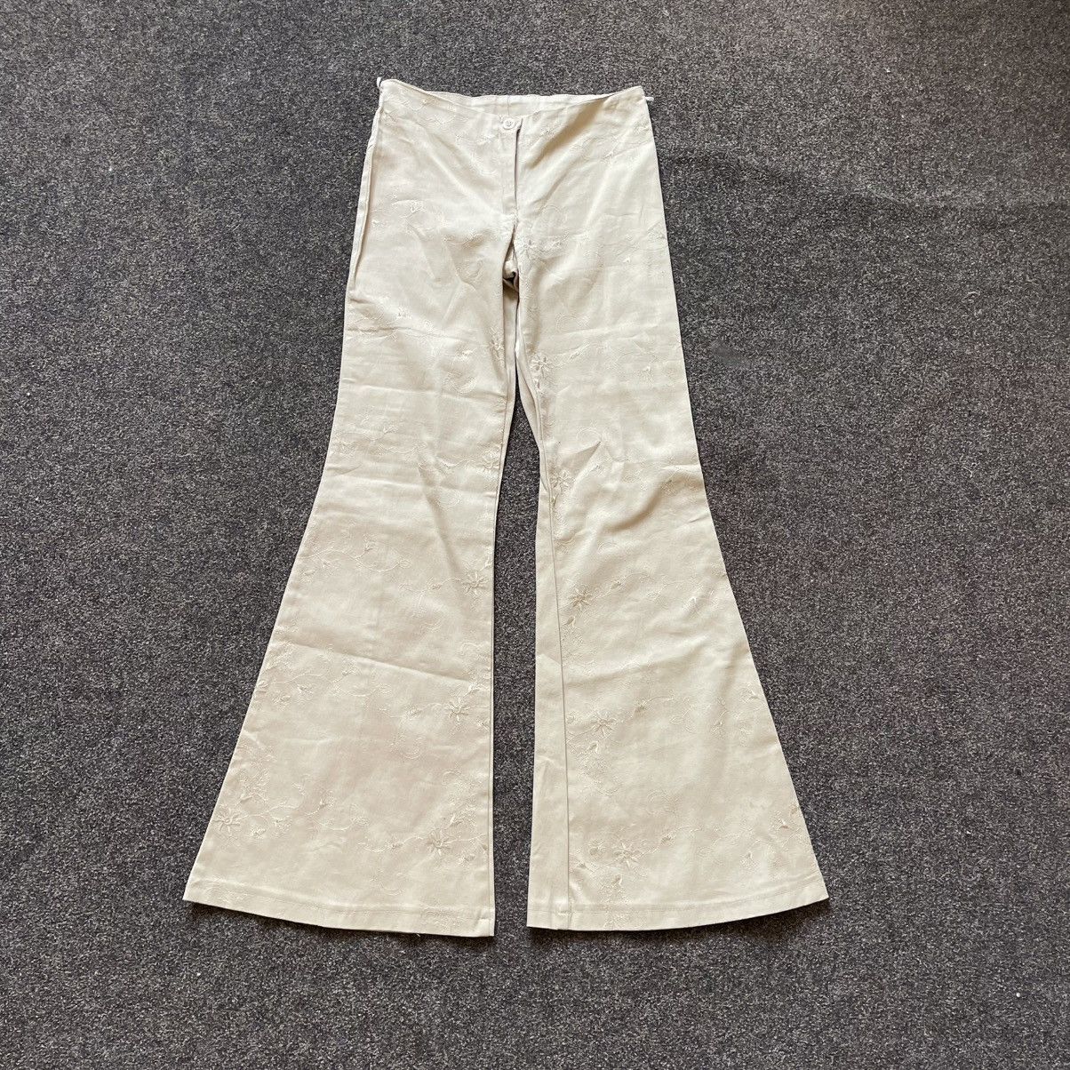Vintage Vintage Y2K Cream Wide Leg Flare Pants Bootcut Skate Logo 31 Size 31" - 1 Thumbnail