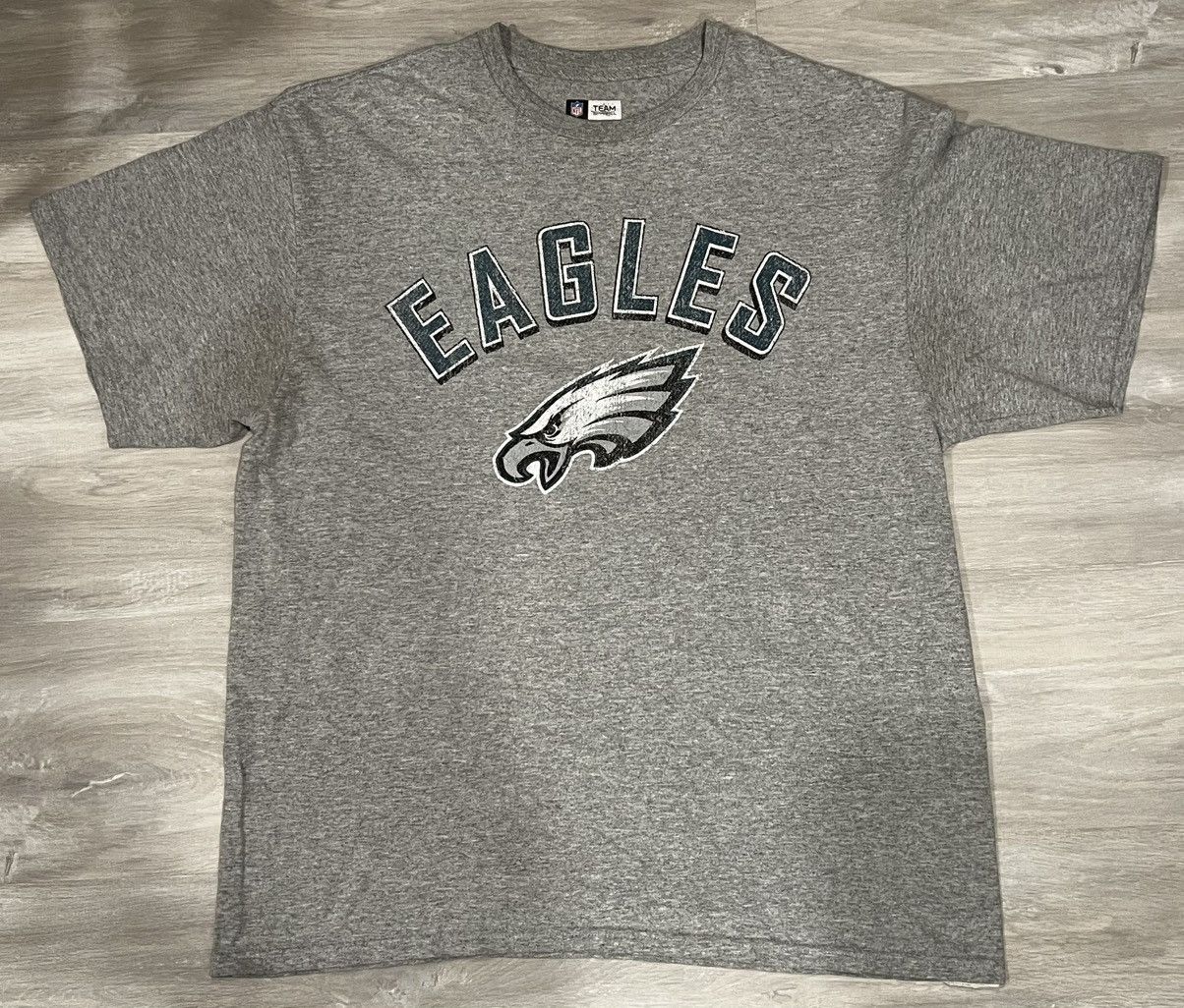 NFL × Vintage Vintage NFL Eagles Grey T-shirt Size US XL / EU 56 / 4 - 1 Thumbnail