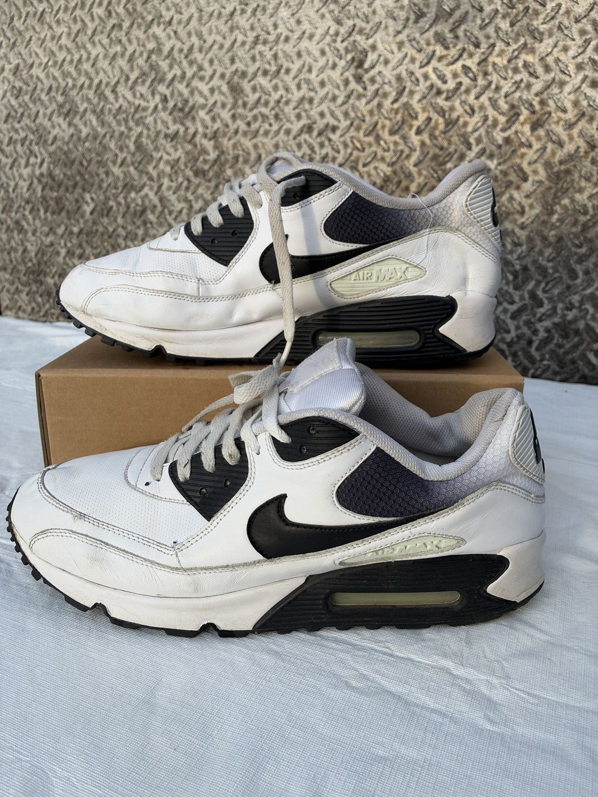 Nike NIKE AIR MAX 90 MENS 325018 101 SIZE 13 Size US 13 / EU 46 - 2 Thumbnail