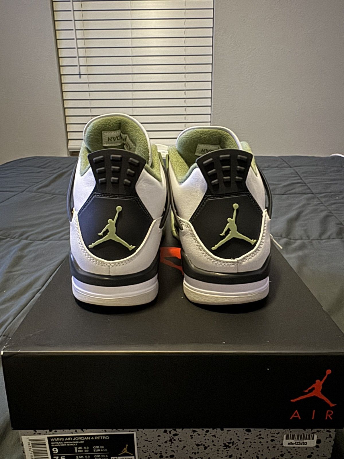 Jordan Brand Jordan 4 “Seafoam” Size US 7.5 / EU 40-41 - 4 Thumbnail
