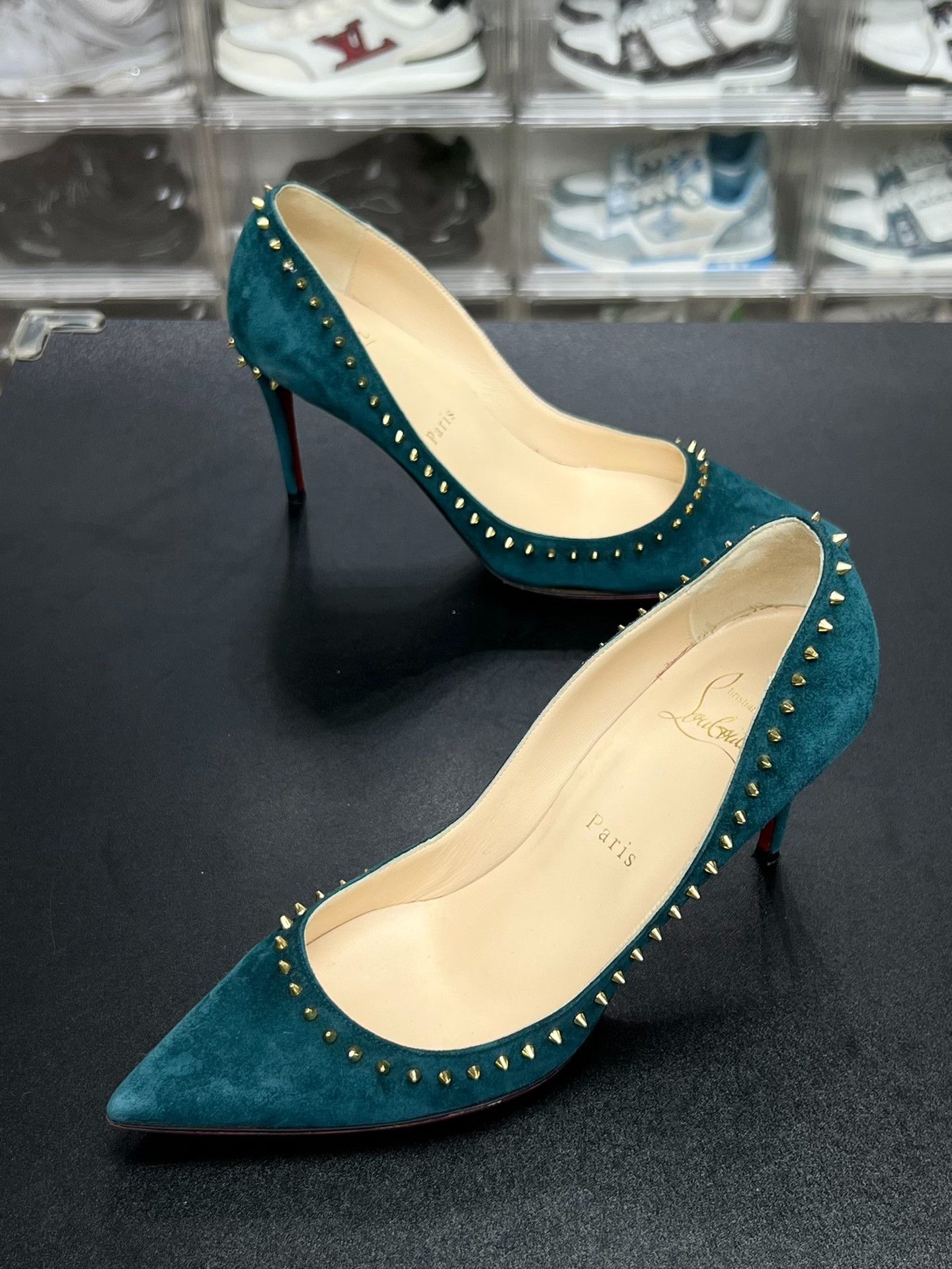 Christian Louboutin Christian Louboutin Velvet Green Lowtop Sneakers us_7 Women Size US 7 / IT 37 - 1 Thumbnail