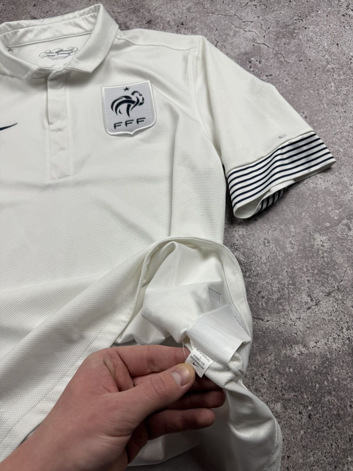 Nike VINTAGE NIKE FRANCE 2012/13 FOOTBALL Y2K SHIRT SOCCER JERSEY Size US L / EU 52-54 / 3 - 10 Thumbnail