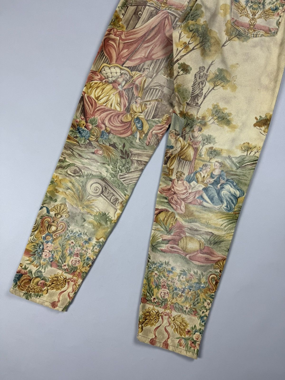 Roberto Cavalli Rare Roberto Cavalli Renaissance Angels Overprinted Jeans Size 32" / US 10 / IT 46 - 20 Thumbnail