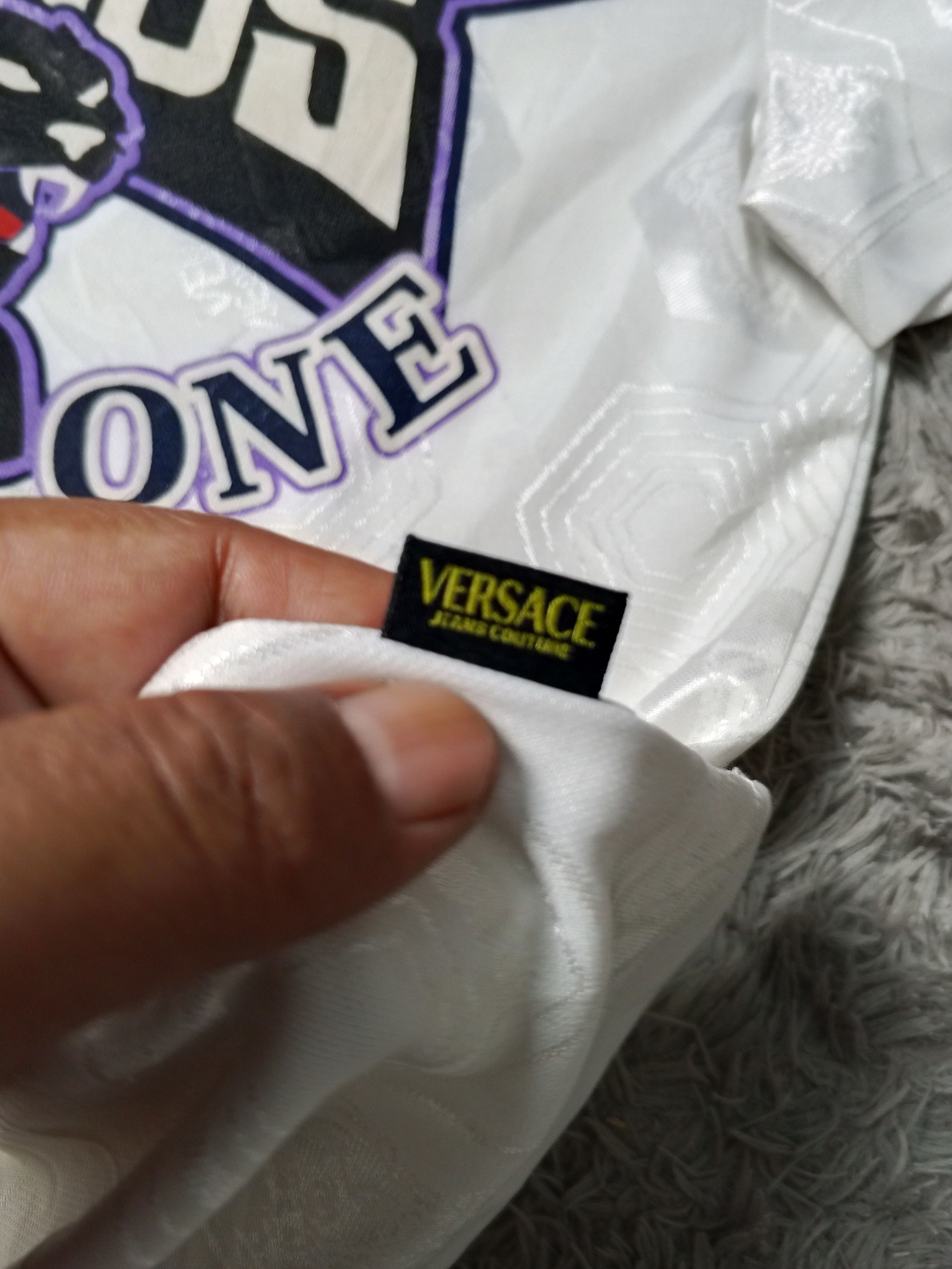 Versace Vintage Gianni Versace Silk Big Logo Tee Size US S / EU 44-46 / 1 - 4 Thumbnail