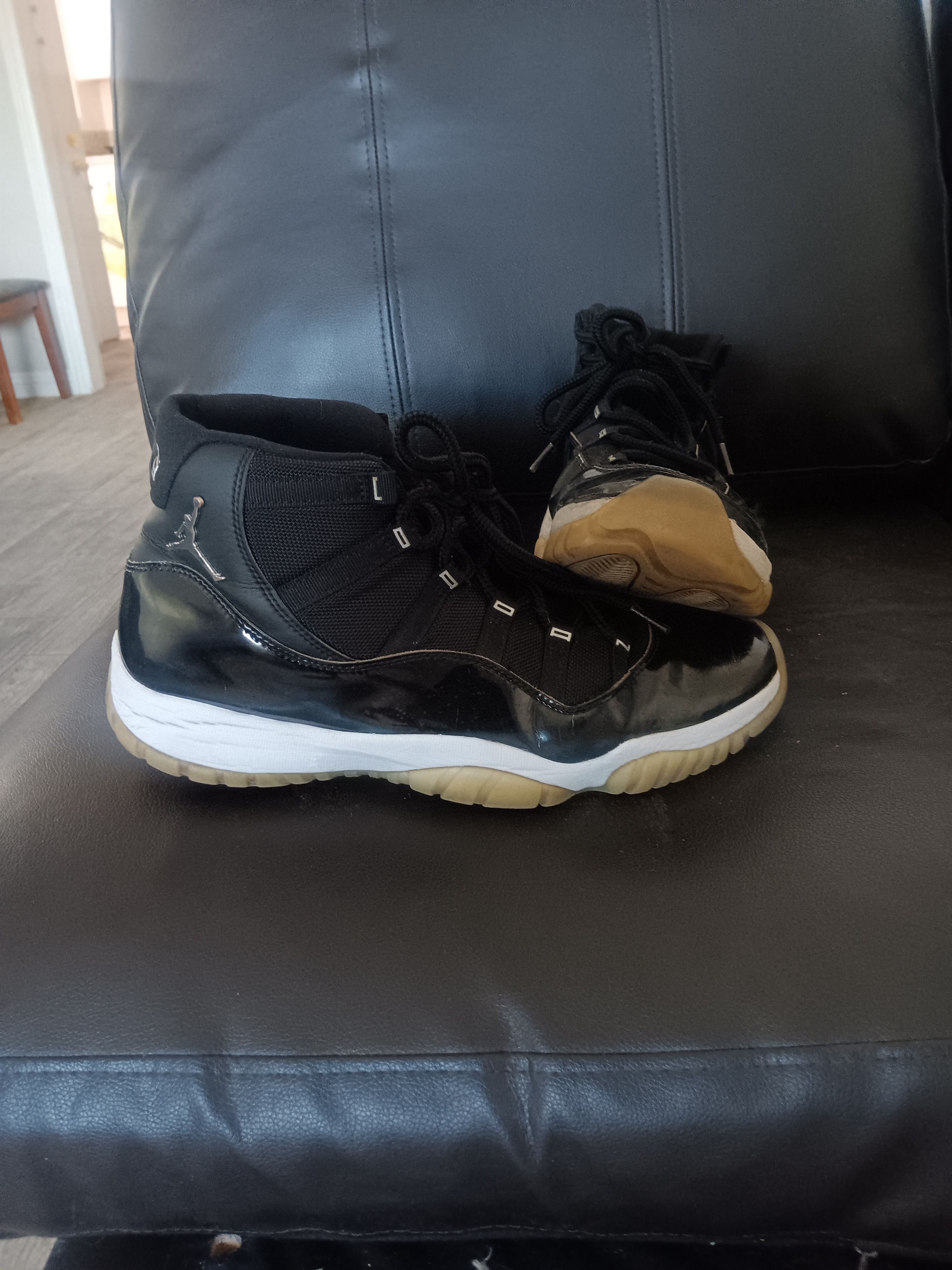 Jordan Brand Nike Air Jordan Retro 11 Size US 13 / EU 46 - 1 Thumbnail