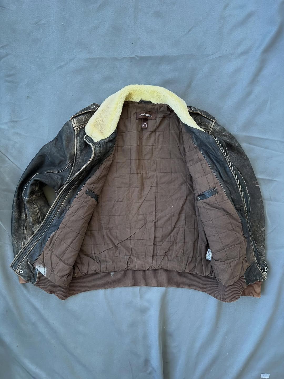 Danier Vintage Danier Aviator Bomber Leather Jacket Brown (M) Size US L / EU 52-54 / 3 - 14 Thumbnail