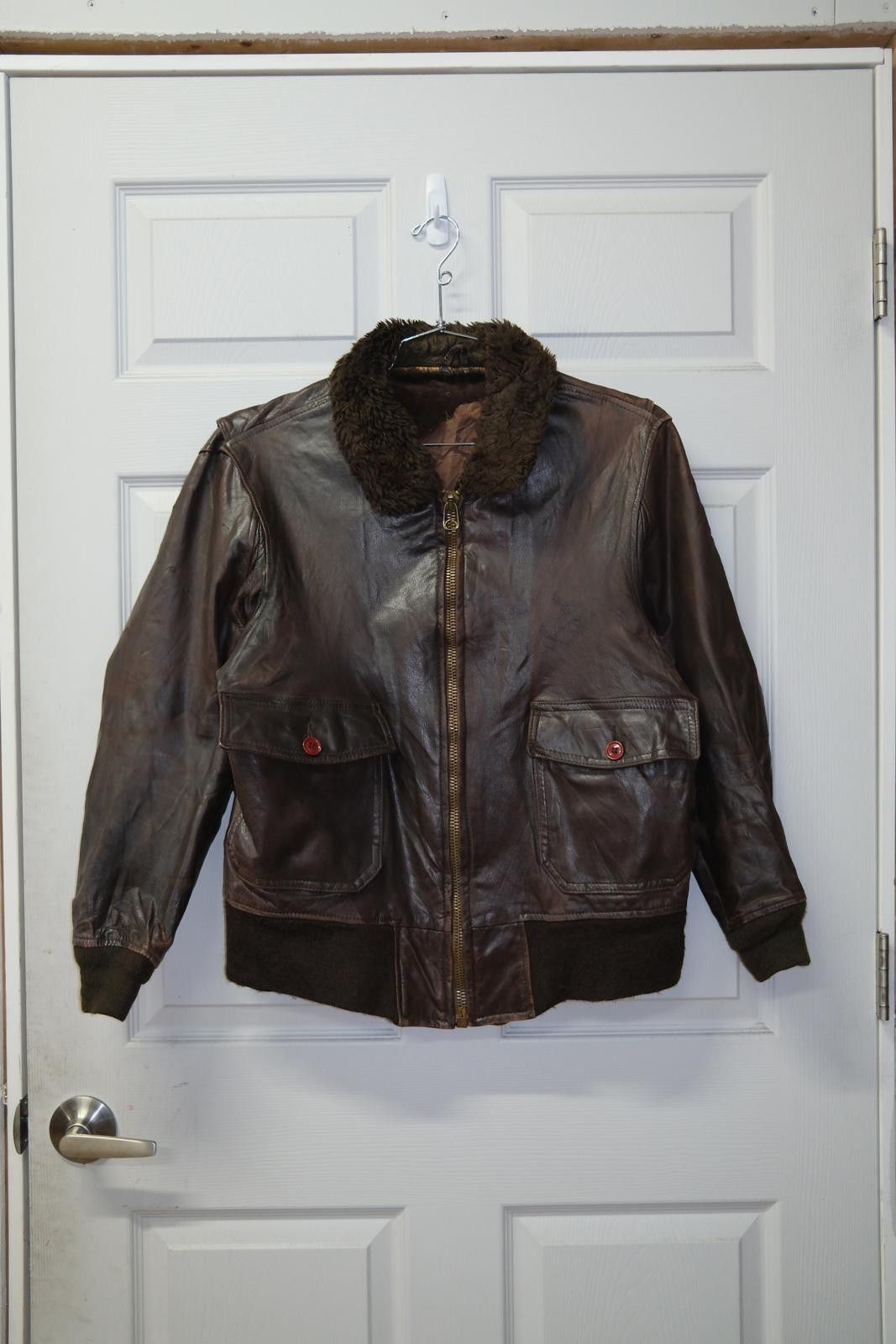 Vintage 60's Military Leather Flight Bomber Jacket Size M / US 6-8 / IT 42-44 - 1 Thumbnail