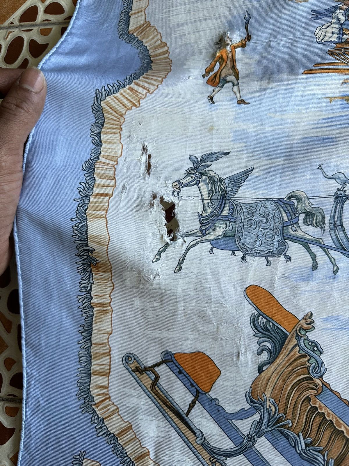 Hermes 🔅Steals🔅HERMES Traineaux Et Glissades Scarf Carre 90 Silk Size ONE SIZE - 12 Thumbnail