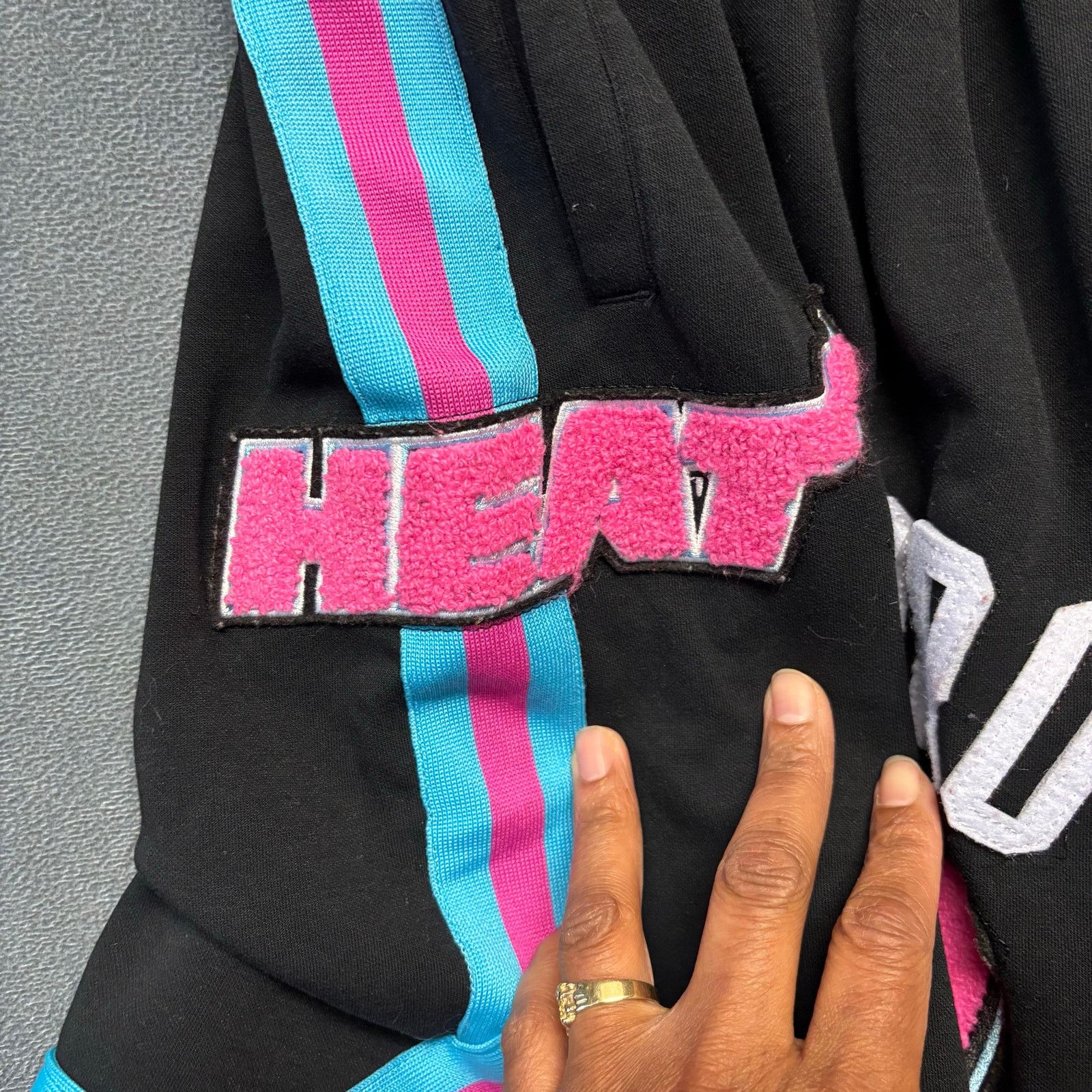 Pro Standard Pro Standard Miami Heat Shorts Tyler Herro 14 Basketball NBA Size US 28 / EU 44 - 6 Thumbnail